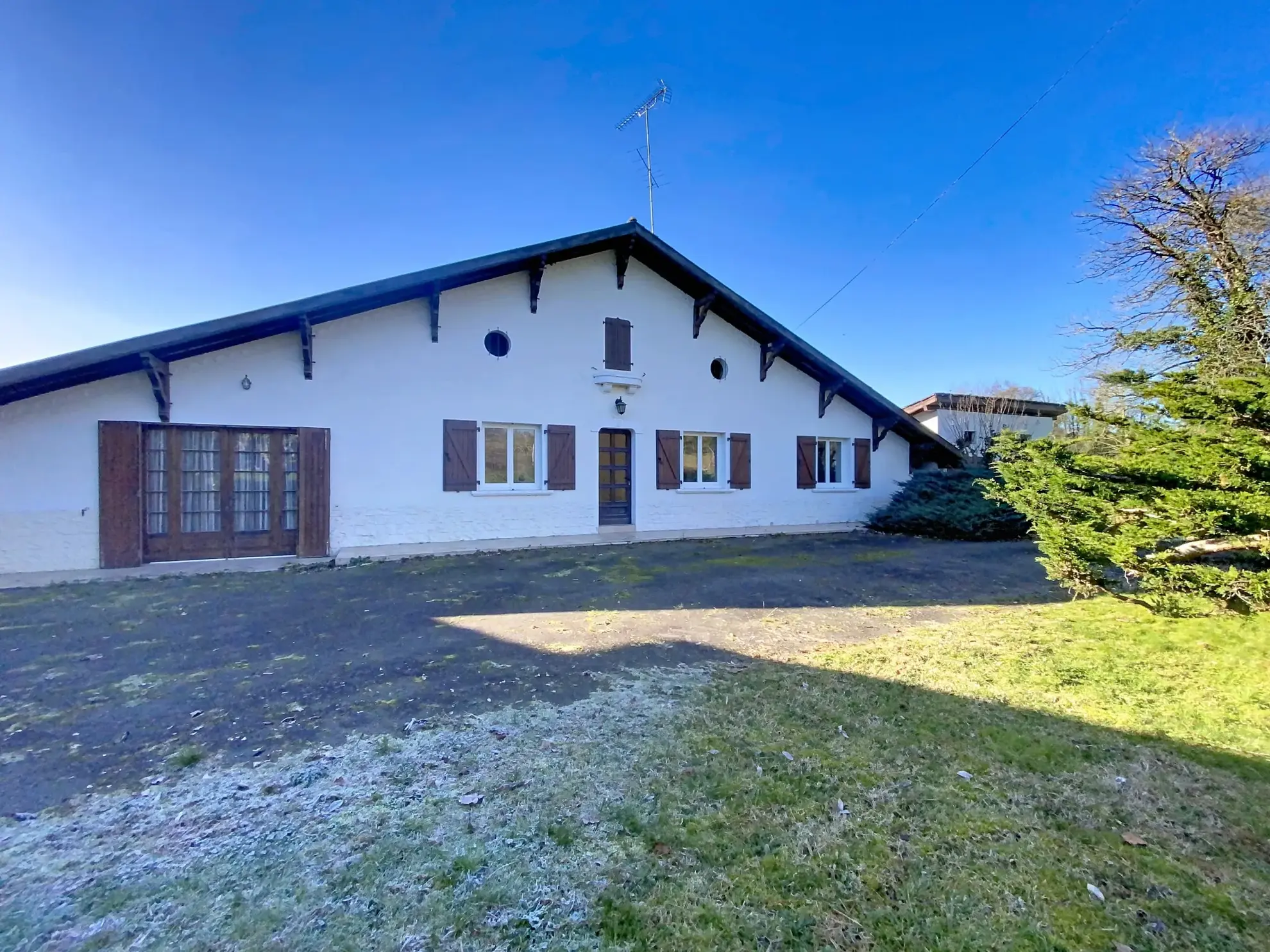 Maison 140 m² avec dépendances et grand terrain à Castelnau-Chalosse