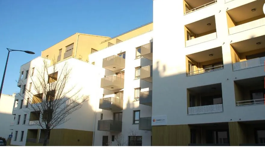 Appartement 2 pièces avec balcon et parking à Saint Priest