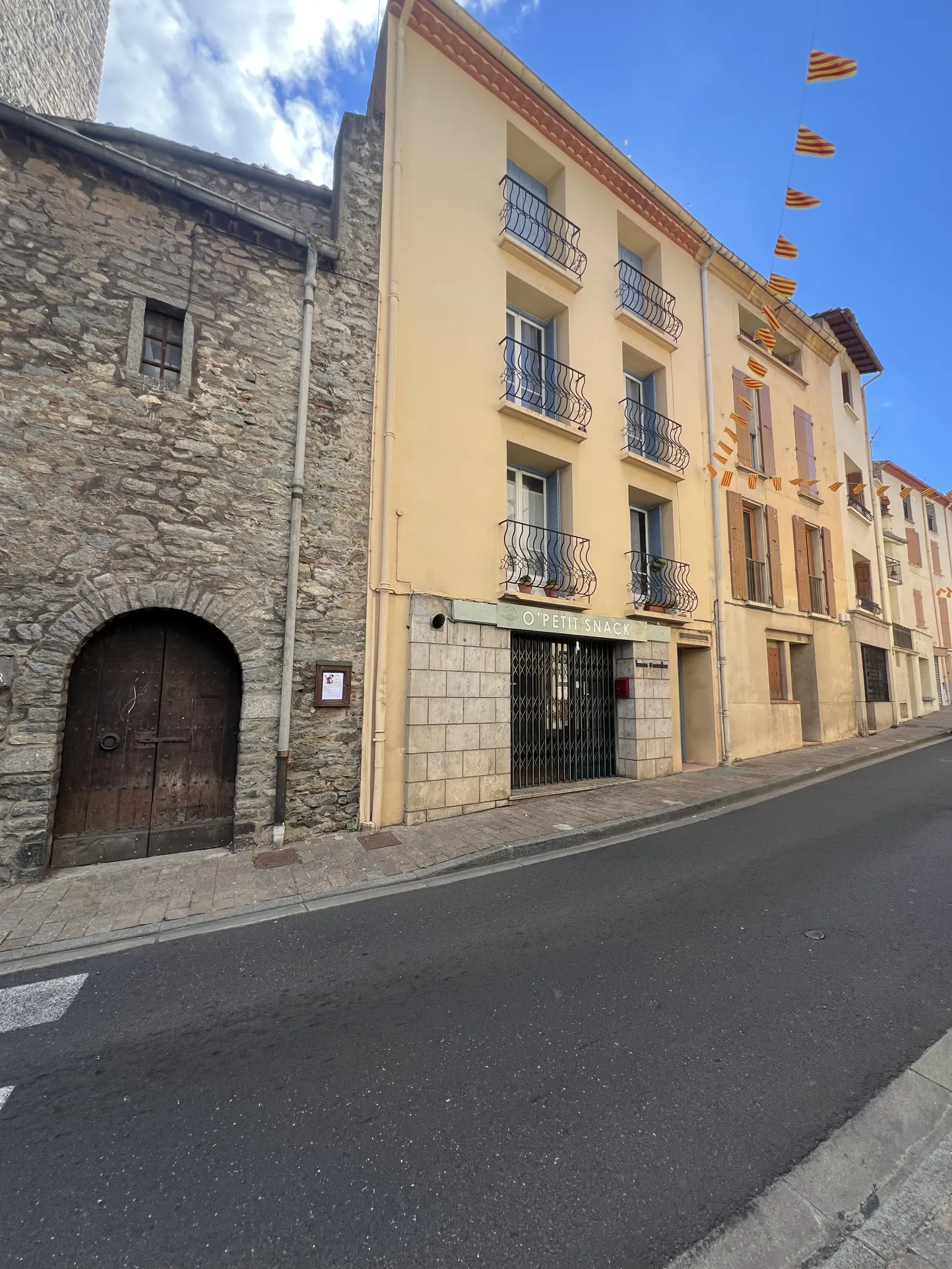 Immeuble de rapport à Arles-sur-Tech avec potentiel locatif et travaux à prévoir