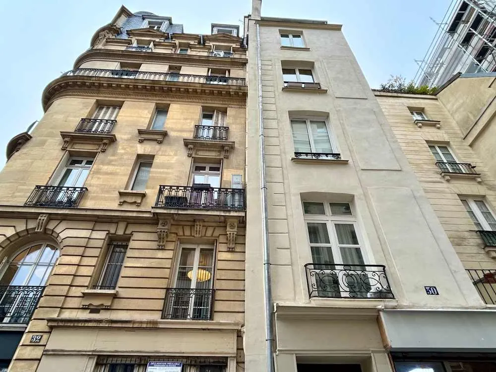 Studio à vendre au cœur du Marais, dernier étage avec cuisine ouverte à Paris 3ème