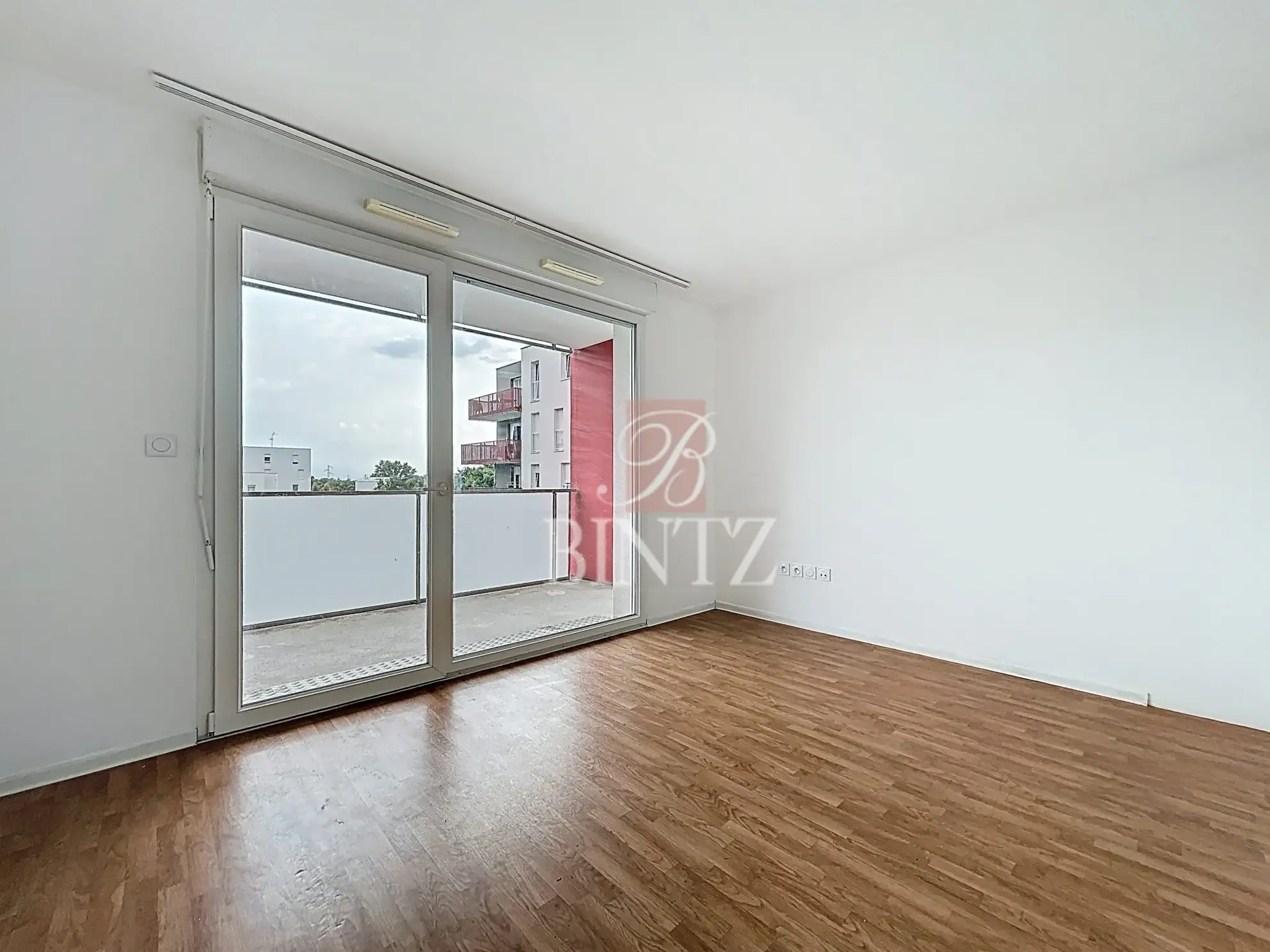 Appartement T4 lumineux avec terrasse à Strasbourg – Bien situé et récent