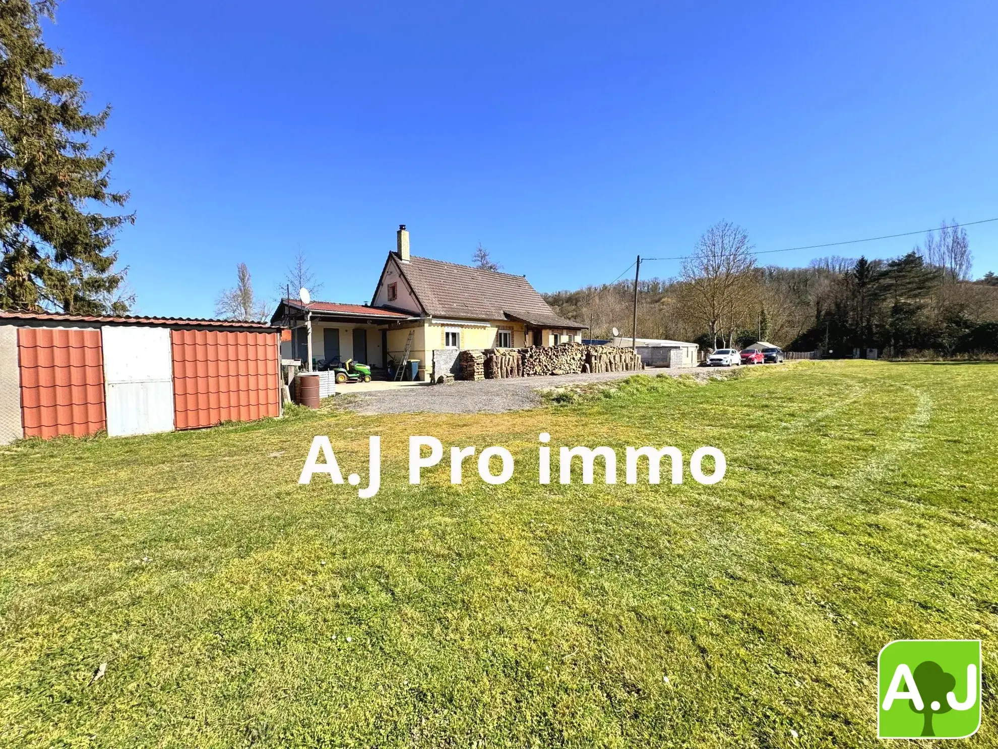 Maison 2 chambres avec grand terrain à Ezy-sur-Eure, parfait investissement