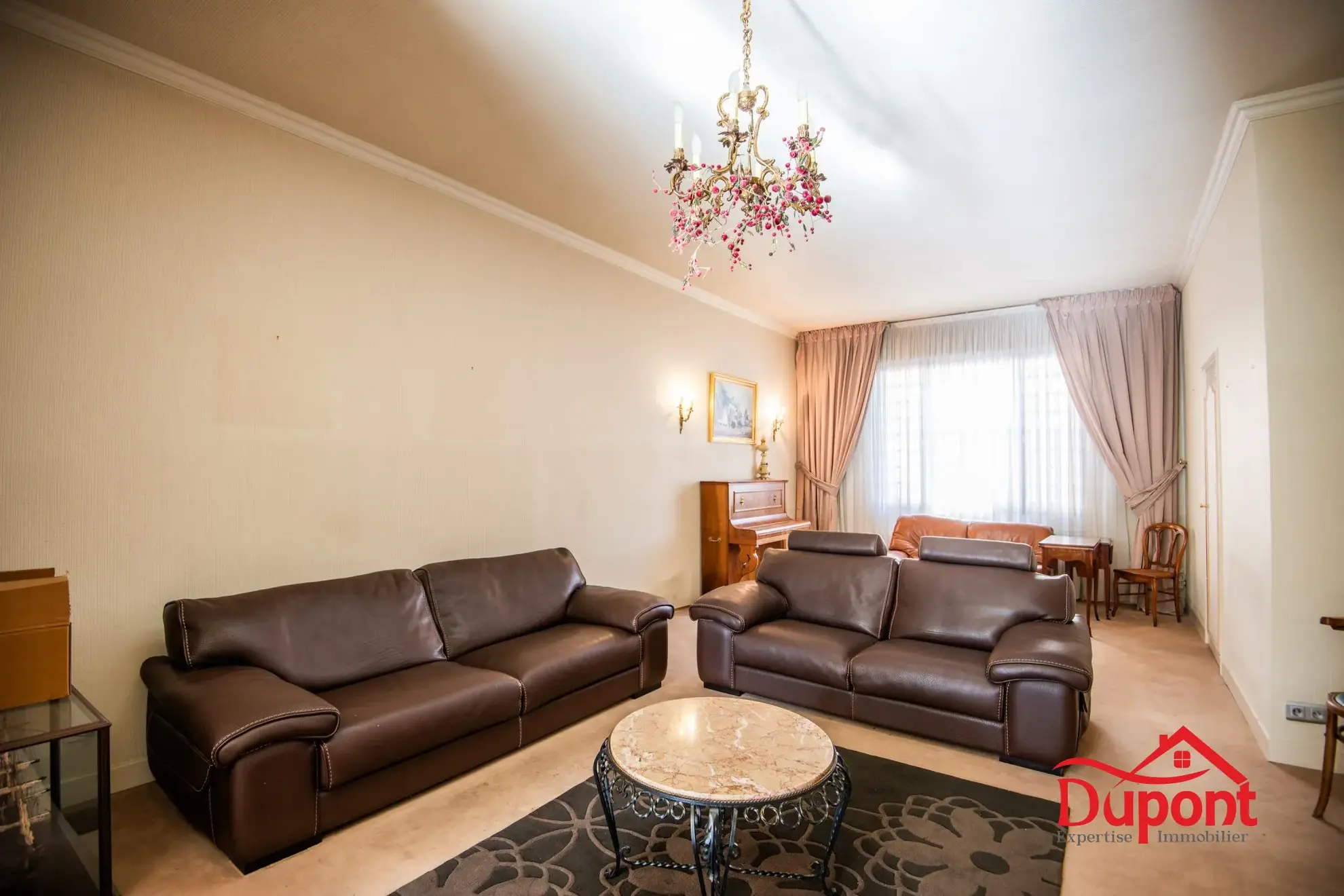 Maison semi-bourgeoise avec 5 chambres, garage et jardin à Denain 