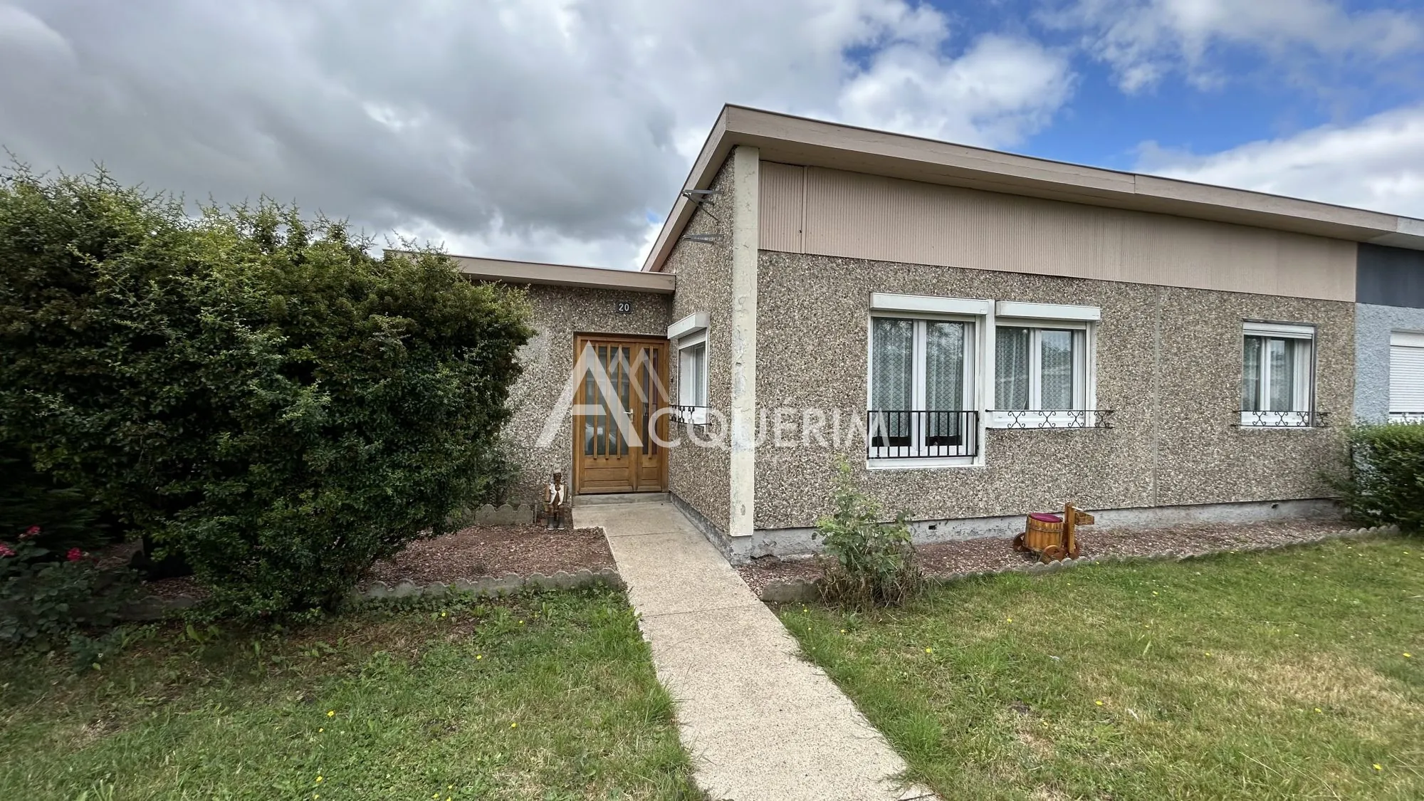 Maison louée de 51 m² à Oignies avec jardin et stationnement