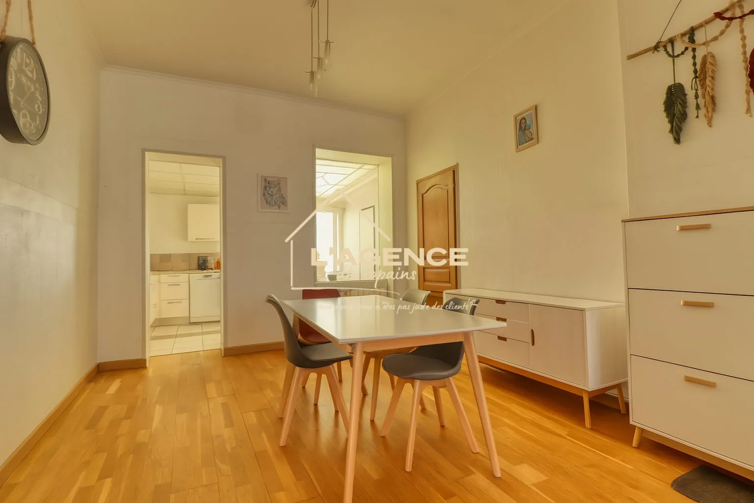 Maison mitoyenne à vendre à Hazebrouck avec 2 chambres et cour extérieure 