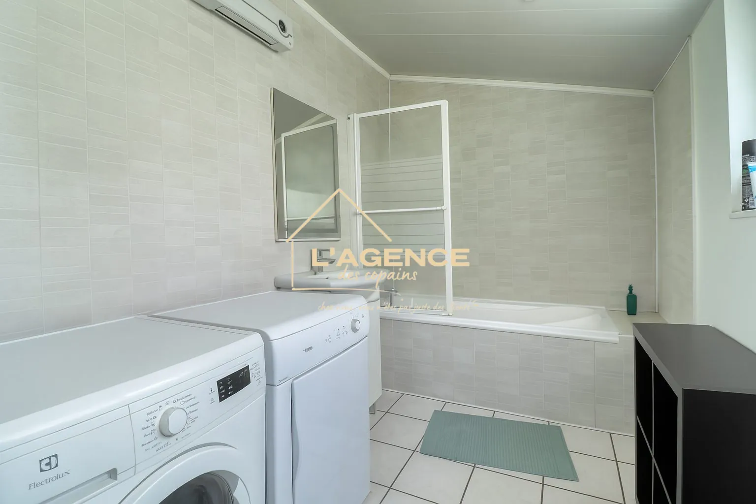 Maison mitoyenne à vendre à Hazebrouck avec 2 chambres et cour extérieure 