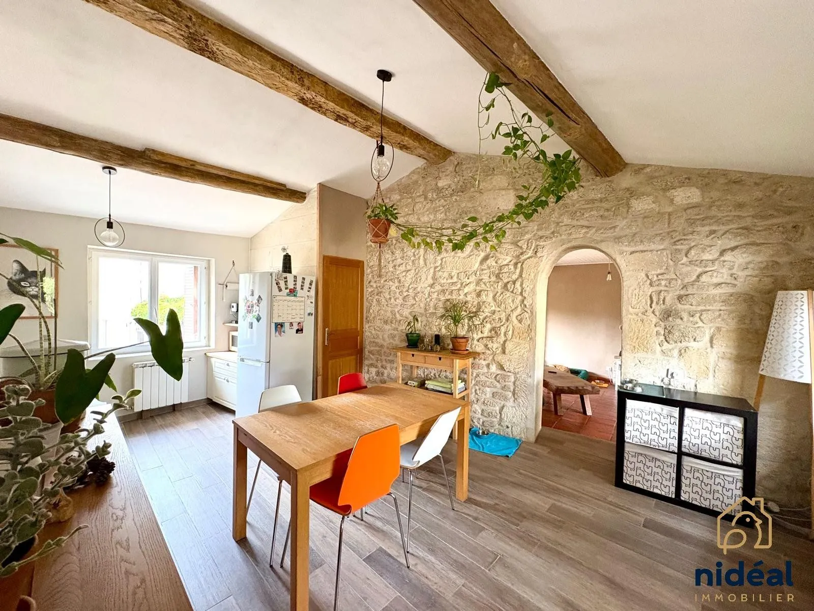 Maison à vendre à Junas avec jardin, balcon et stationnement intérieur 