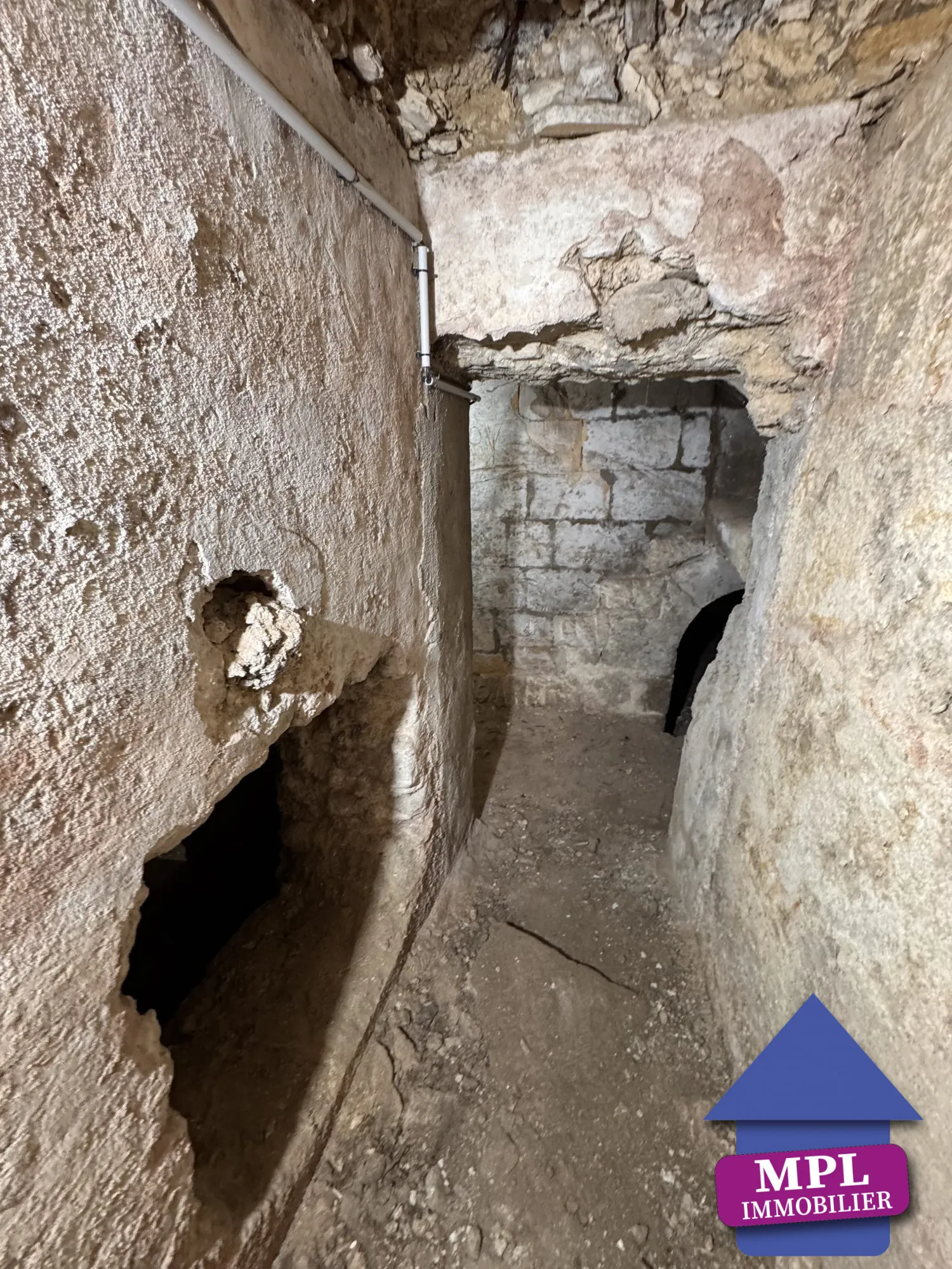 Lot de 5 caves à vendre à Montpellier - Idéal stockage ou investissement dans le quartier du Corum 