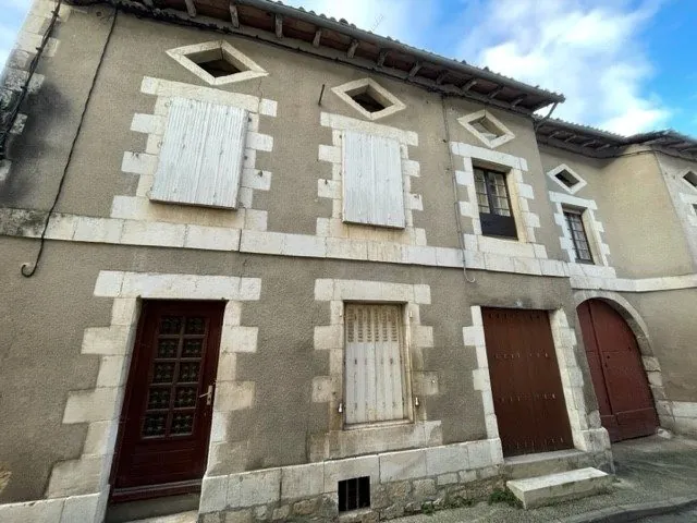 Grande maison ancienne à rénover de 200 m² à Chauvigny avec potentiel de division 