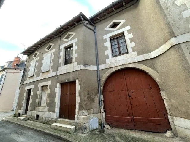 Grande maison ancienne à rénover de 200 m² à Chauvigny avec potentiel de division