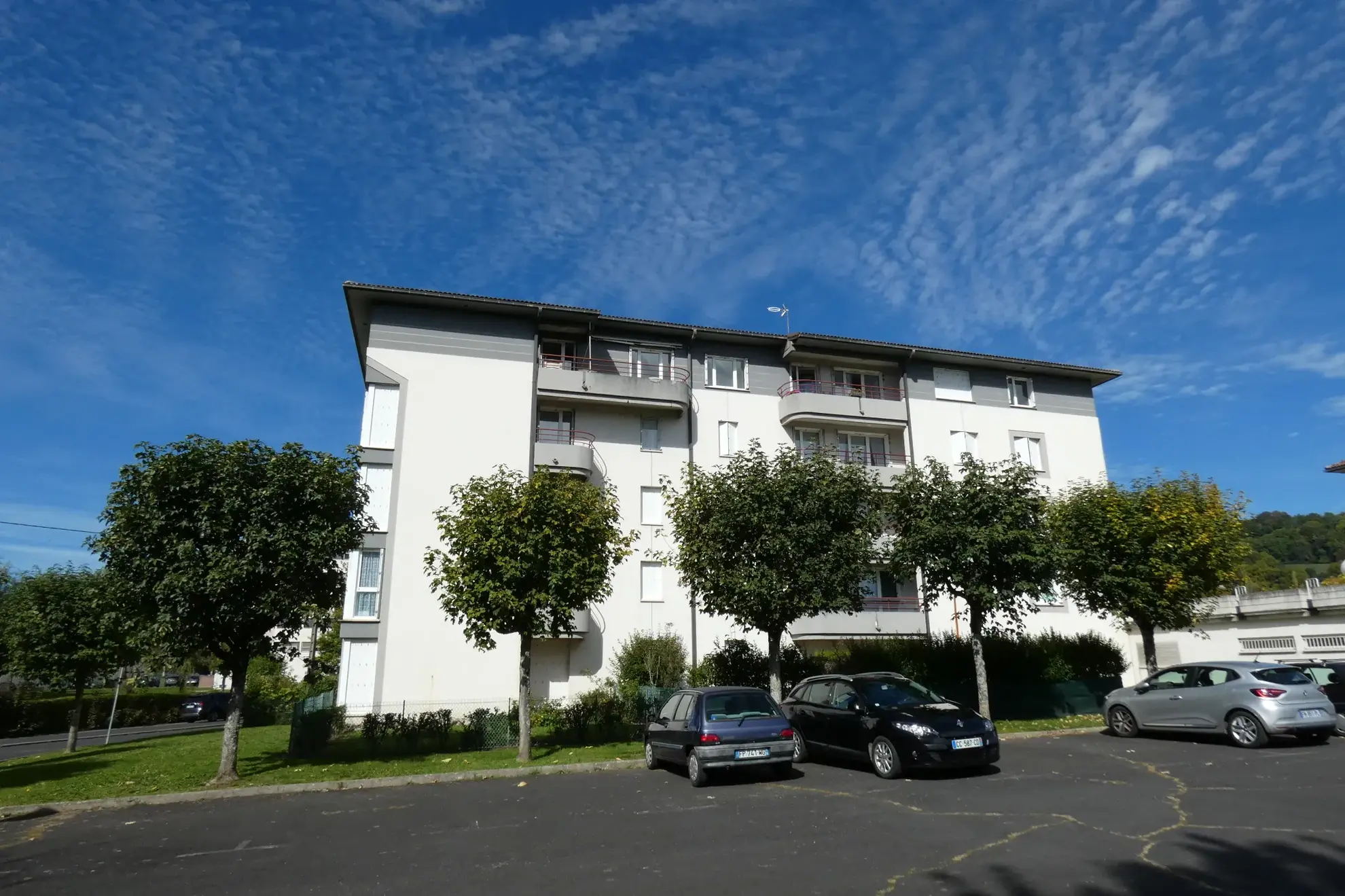 Appartement T3 lumineux avec terrasse, garage et ascenseur à Aurillac