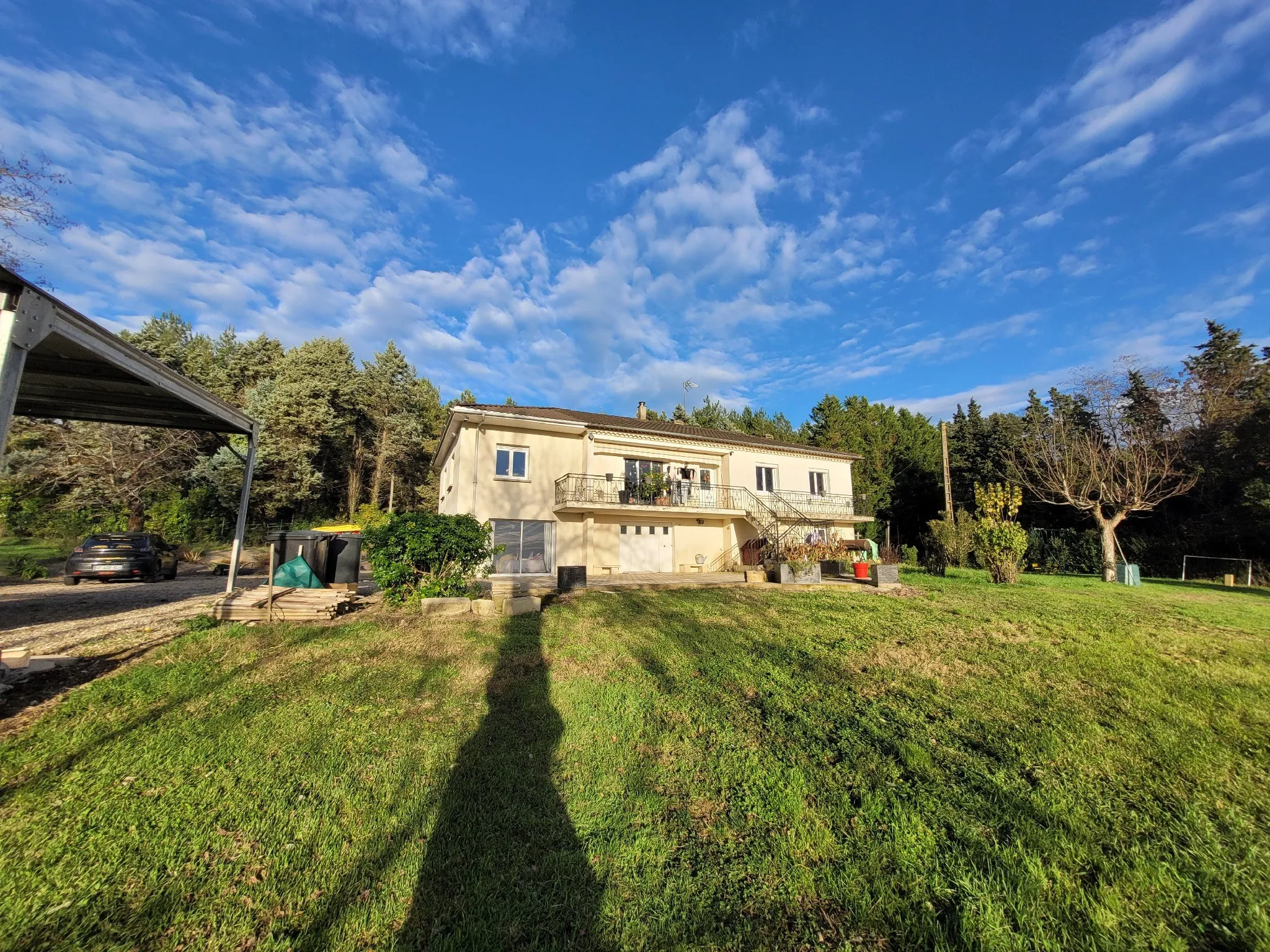 Maison rénovée avec vue sur la vallée de la Garonne à Virazeil près de Marmande