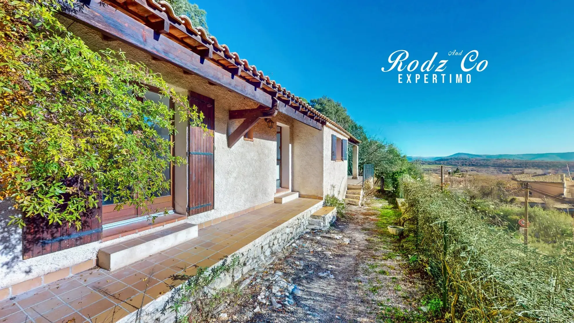 Maison de plain-pied avec grand terrain à Simiane-la-Rotonde