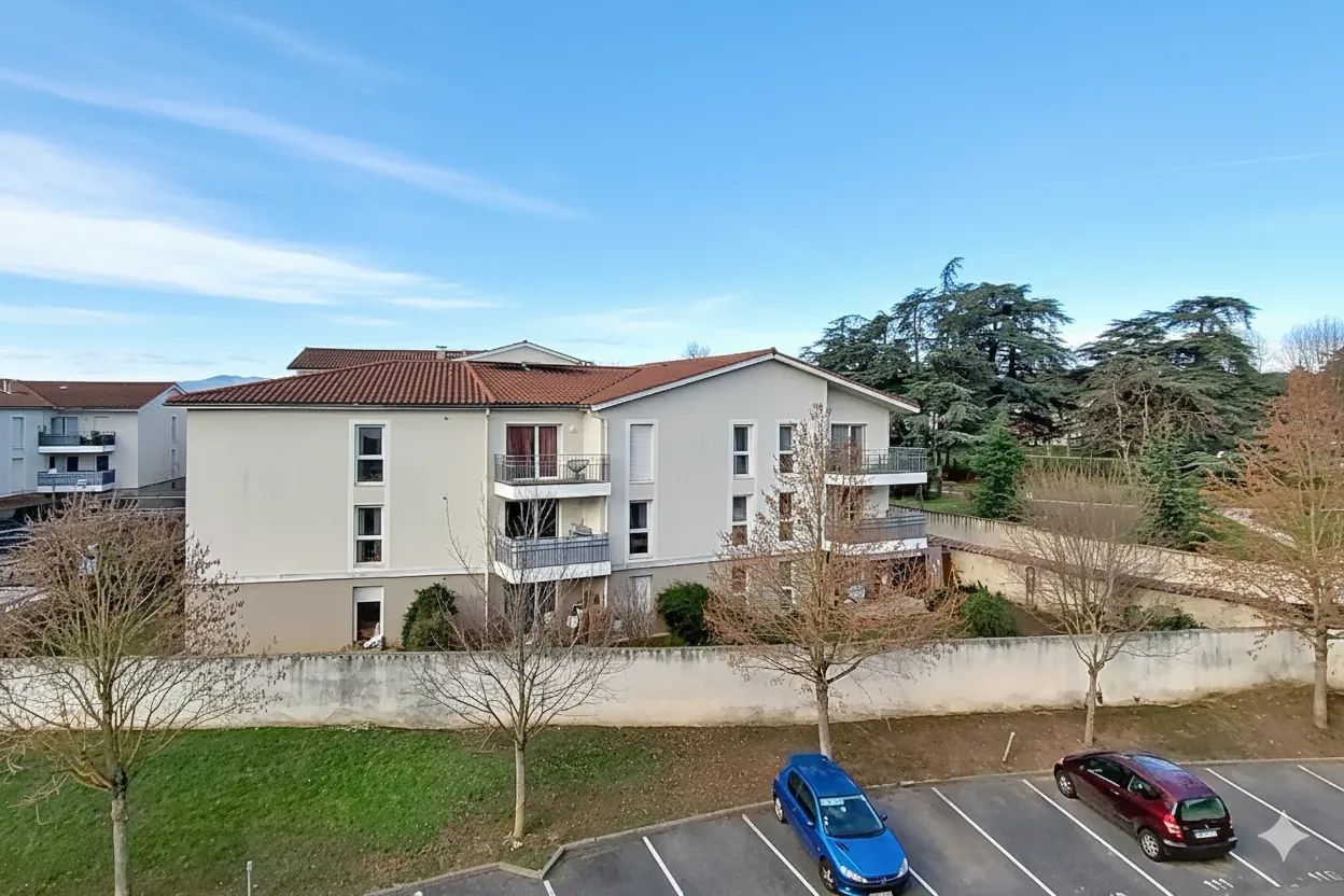 Appartement T2 de 41,69 m² avec terrasse, garage et parking sécurisé à Vourles