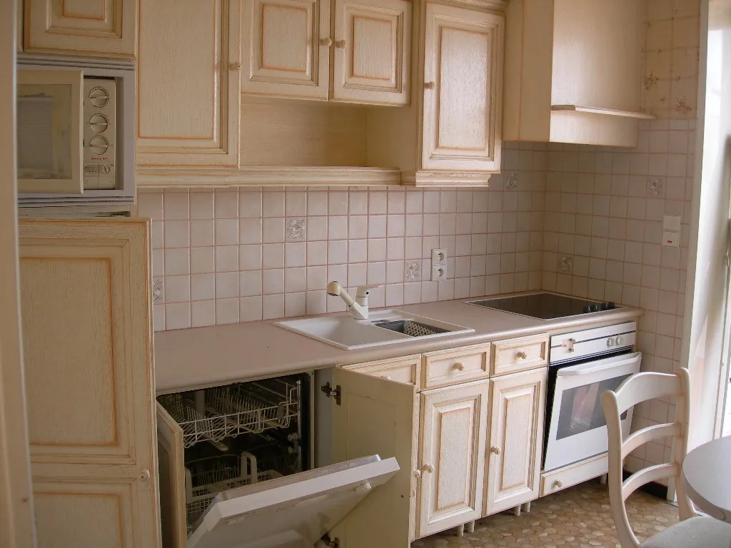 Maison de 84 m² avec garage sur terrain de 332 m² à Les Herbiers, quartier calme 
