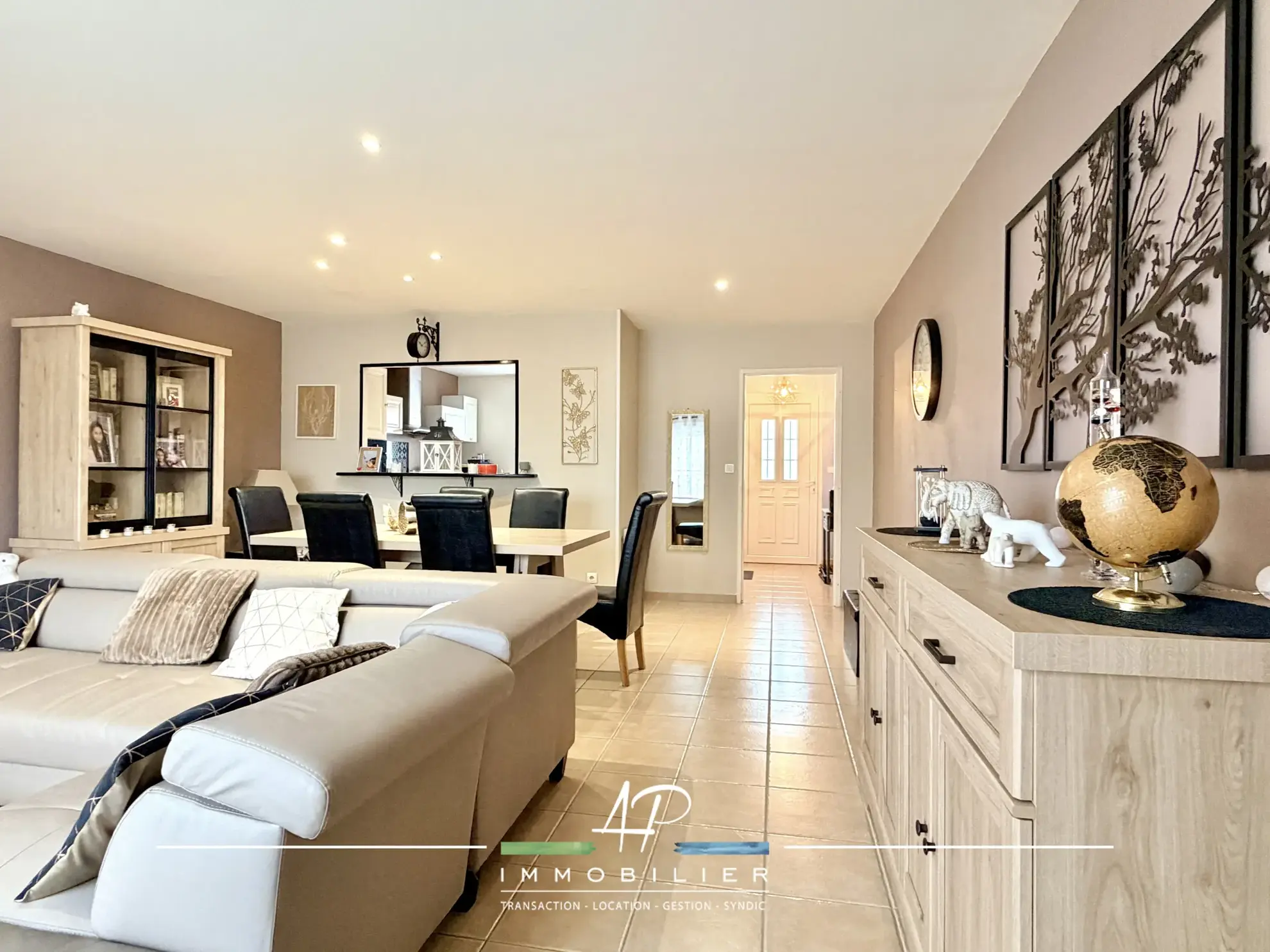 Appartement T4 spacieux avec balcon et parking à Saint-Julien proche commodités