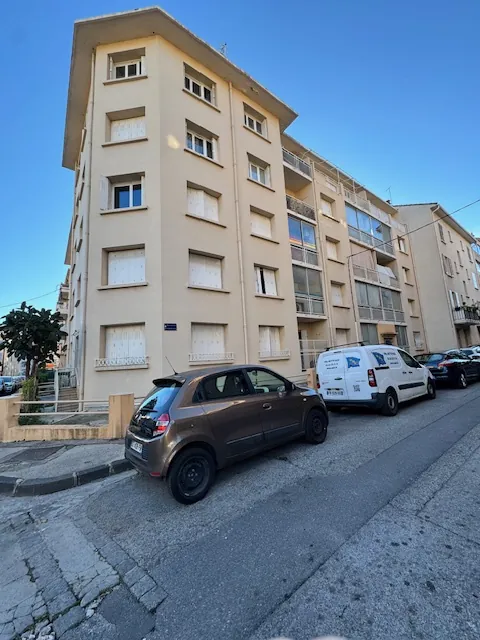 Appartement T3 rénové de 54 m² avec balcon et cave à Toulon Ouest