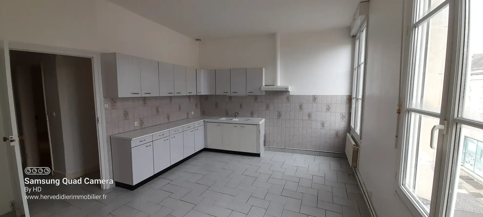 Bel Immeuble de rapport au centre du Lude 72 avec potentiel locatif