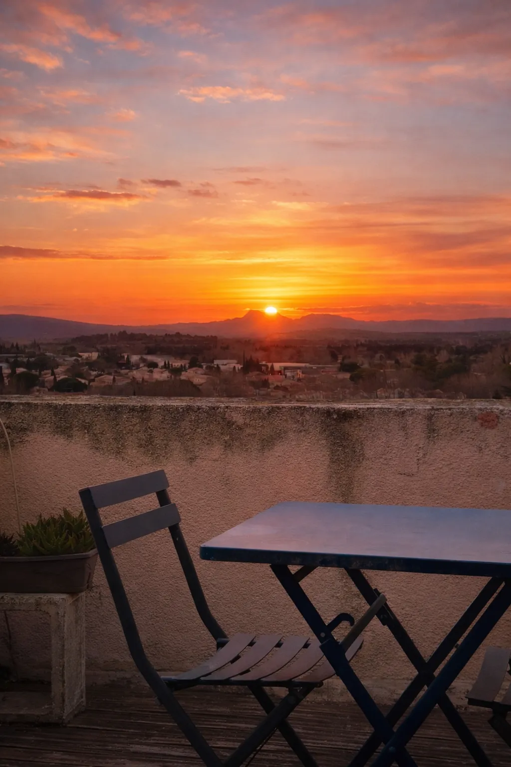 Maison de village avec vue panoramique sur les Alpilles et le Luberon à Mallemort