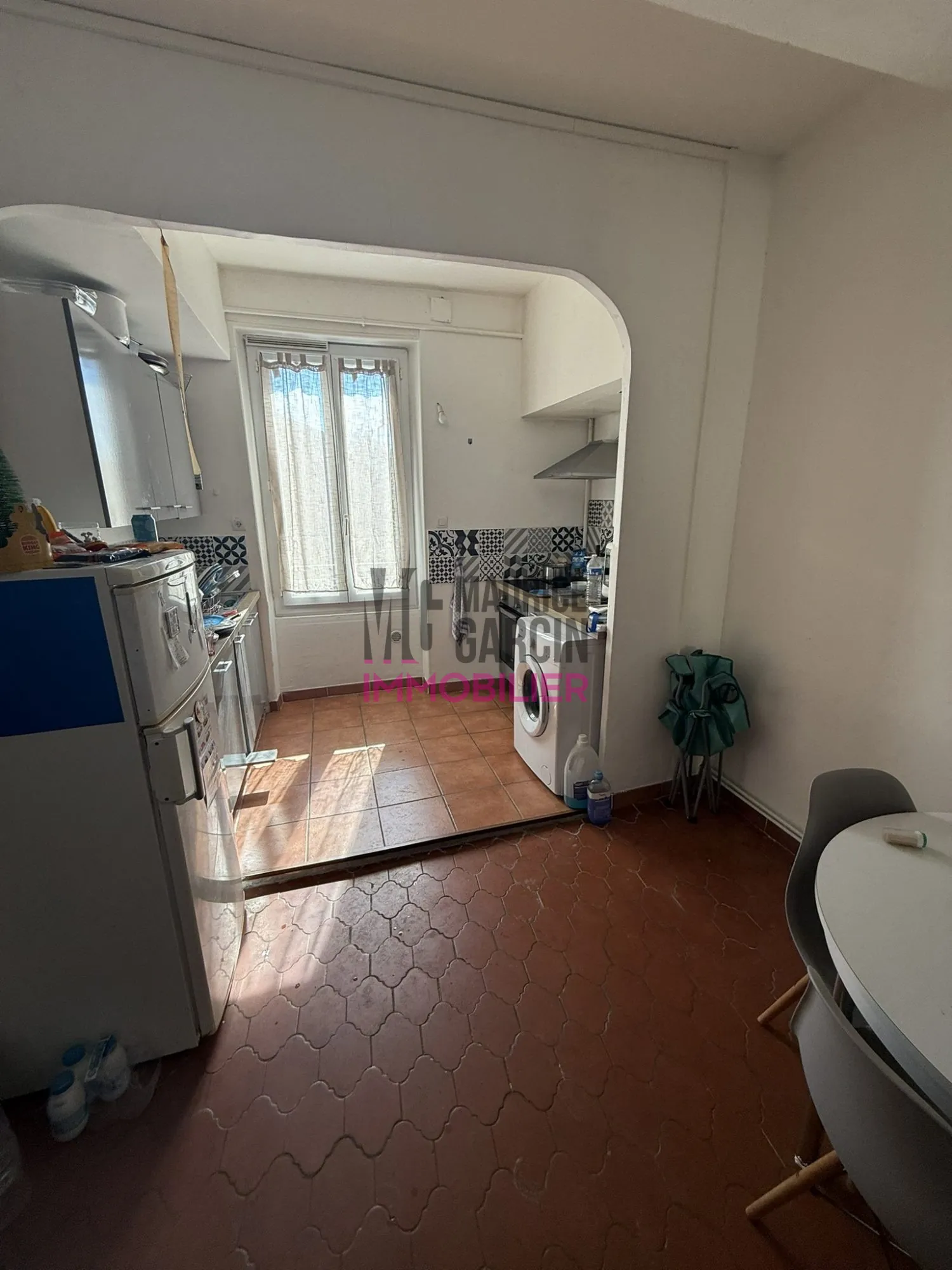 Appartement T4 à Orange avec terrasse de 25 m², vendu loué, idéal pour investissement