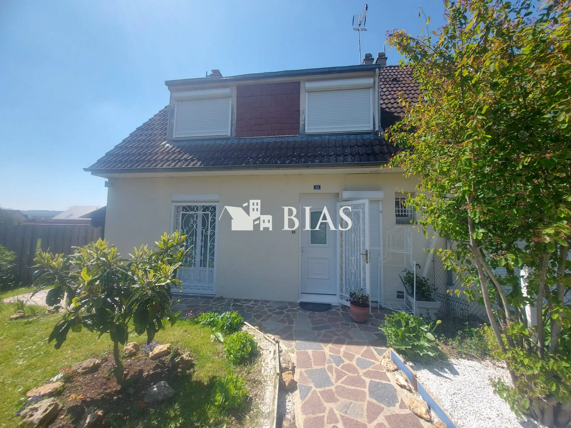 Maison à Louviers de 102 m² avec grand potentiel et terrain de 280 m²