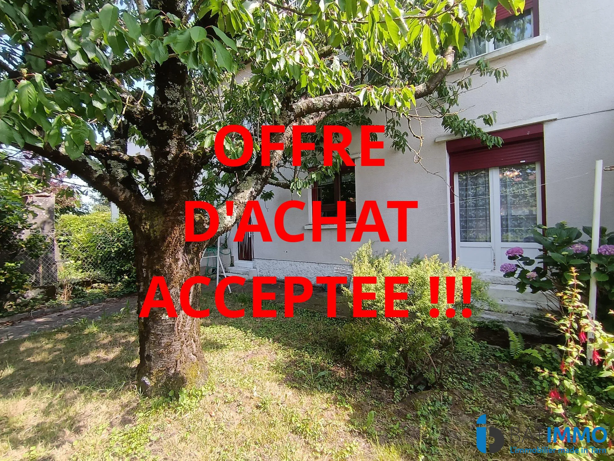 Maison mitoyenne à vendre à Aussillon dans un quartier calme avec jardin et garage