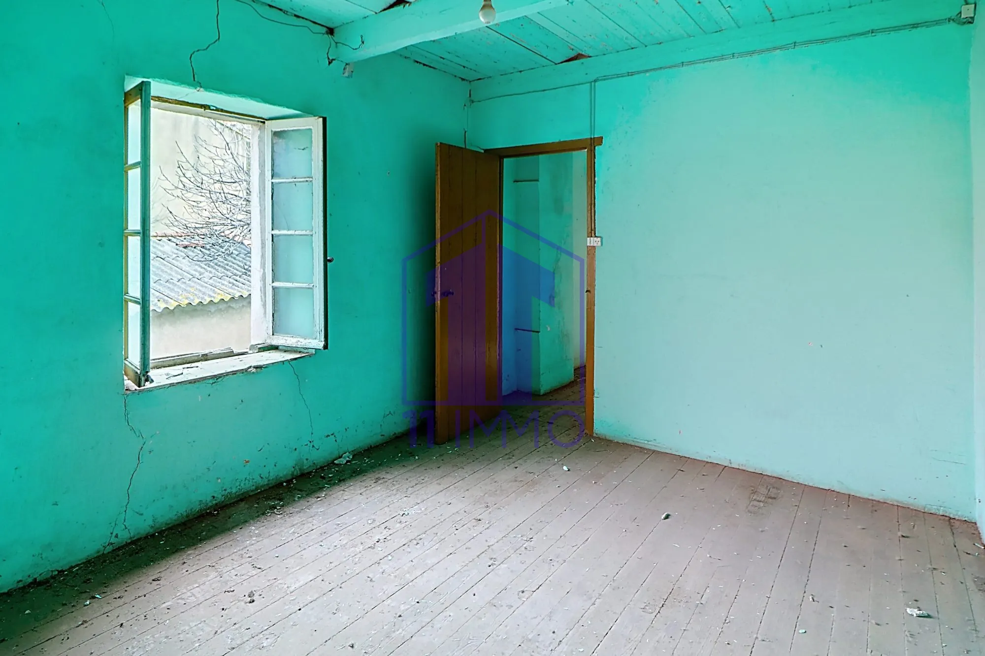 Pièce N°4 au 1er étage Maison ancienne à rénover à Paraza - Opportunité en centre-ville