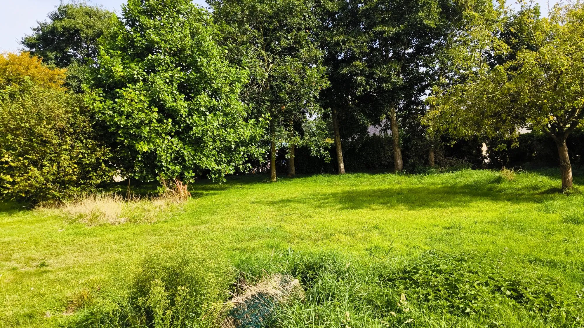 Terrain constructible de 841 m² à vendre à Mespaul, Finistère