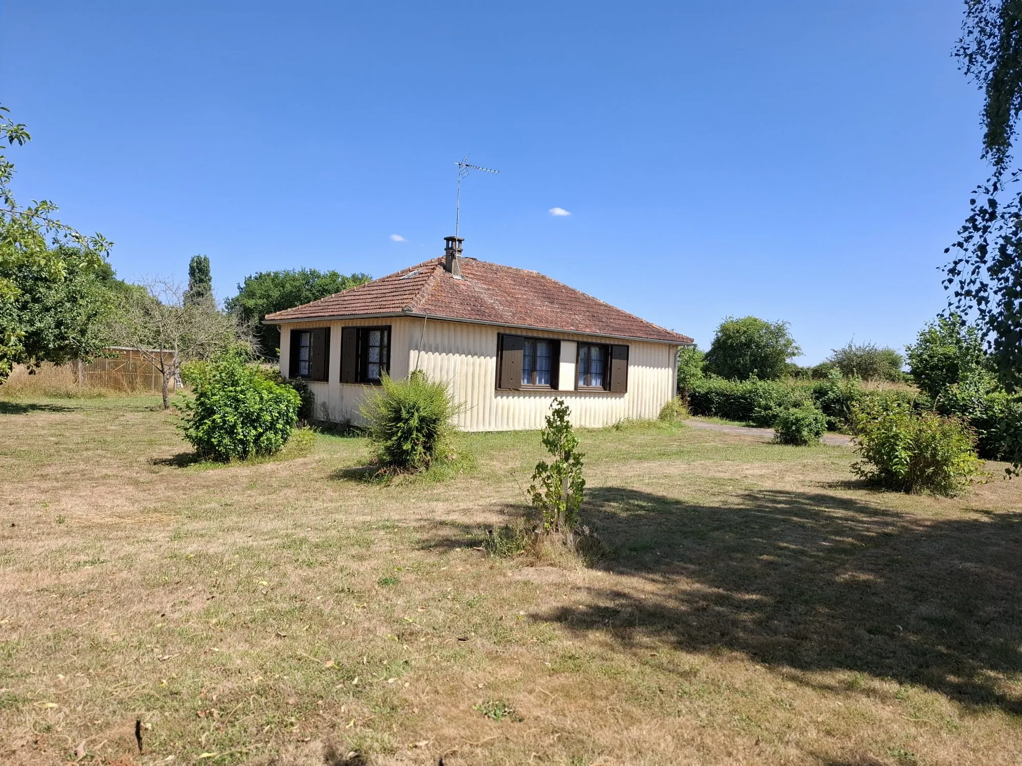 Charmante maison de 59,27 m² avec grand terrain à Maresché - Potentiel et authenticité