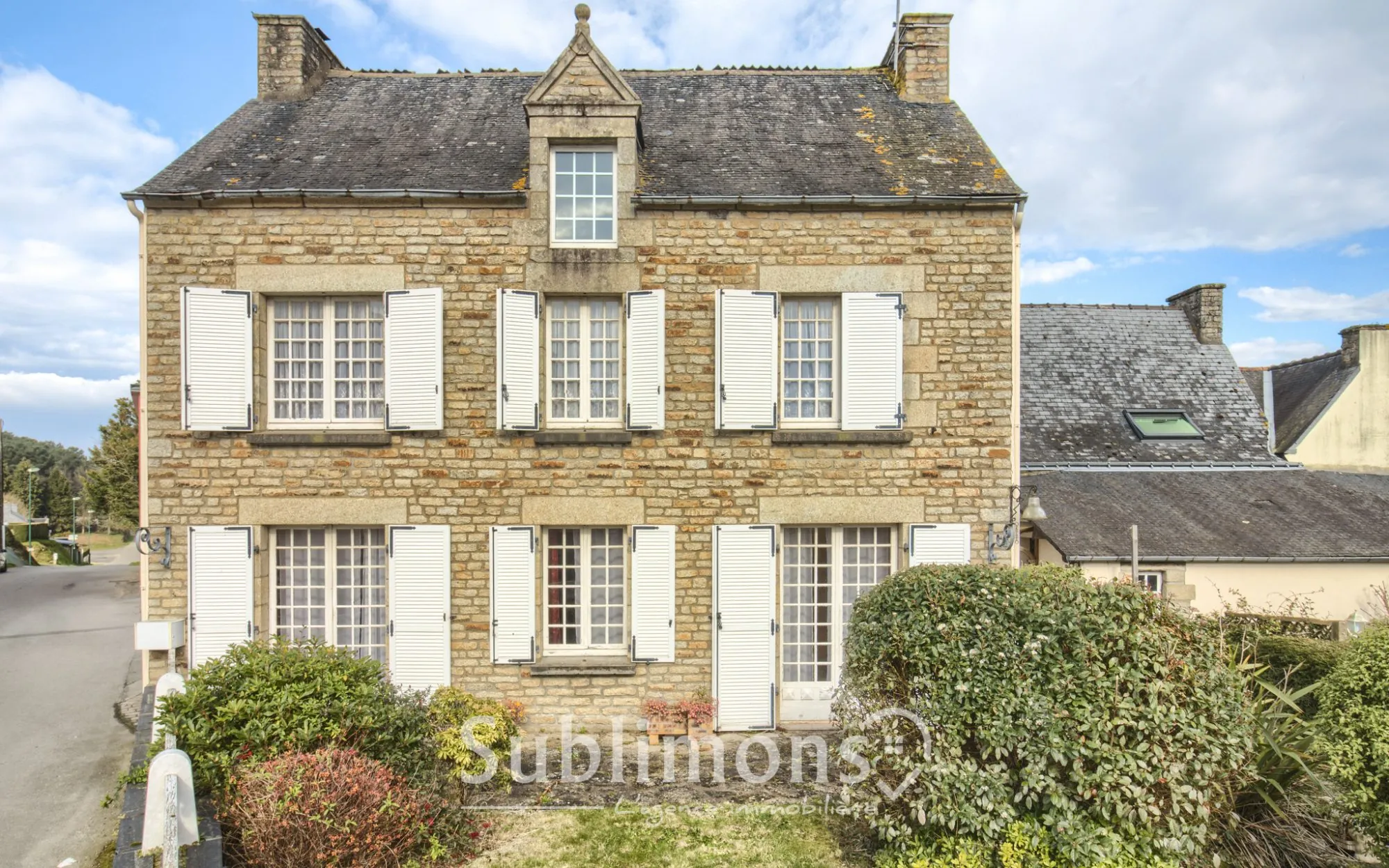 Maison ancienne à vendre à Val d'Oust avec potentiel de rénovation