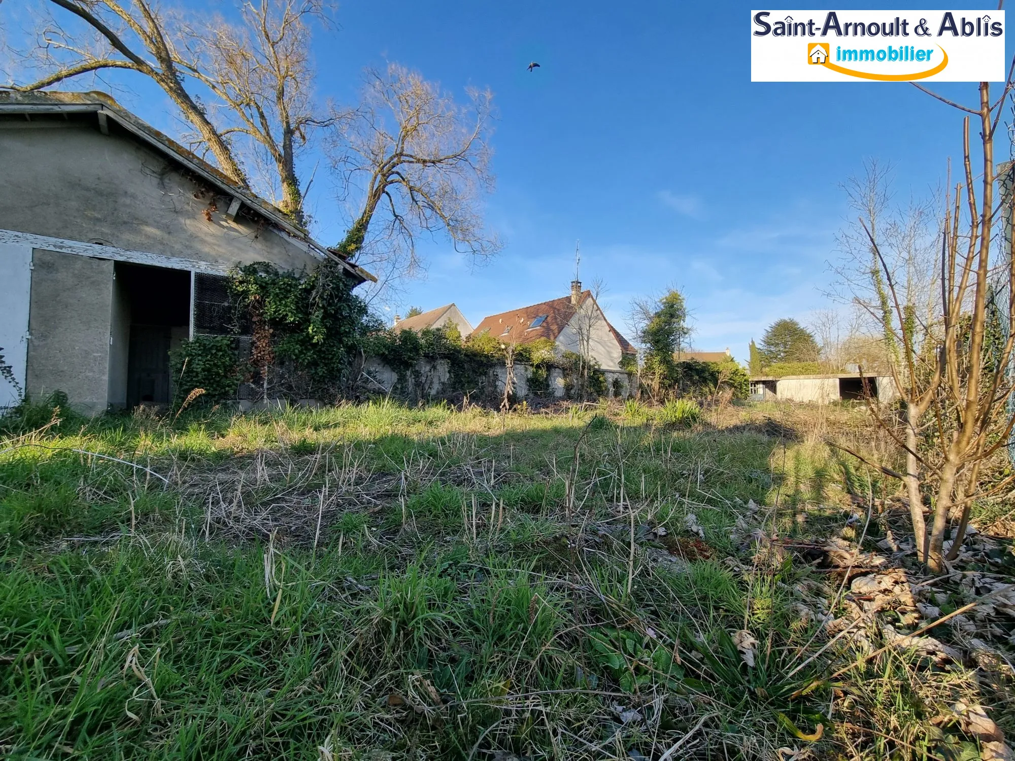 Terrain constructible de 612 m² à Saint-Arnoult-en-Yvelines