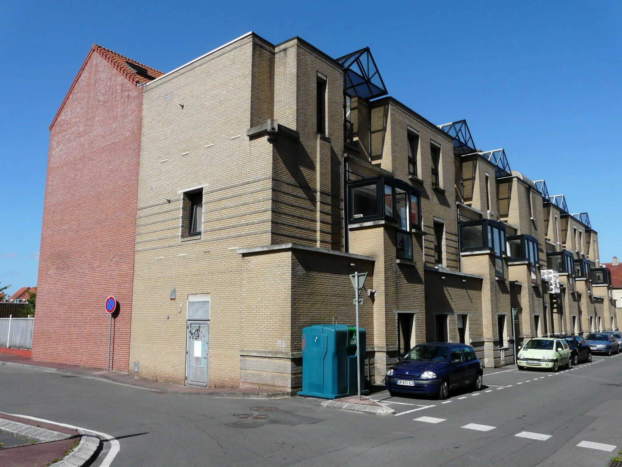 Appartement T2 Saint-Omer - vue extérieure 2 Appartement T2 à Saint-Omer - Provenance moderne et lumineuse, parking compris 