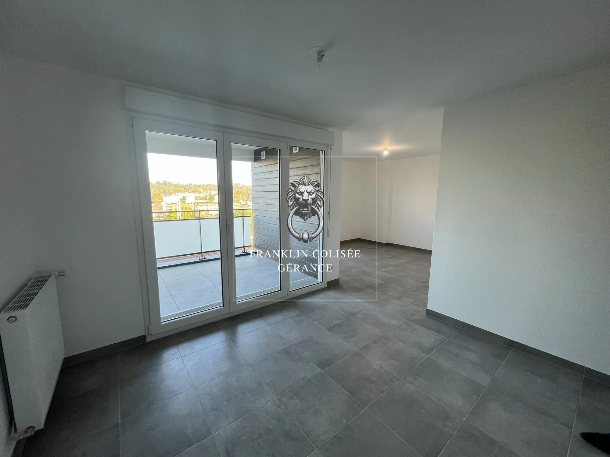 Studio loué avec loggia et parking à Athis-Mons