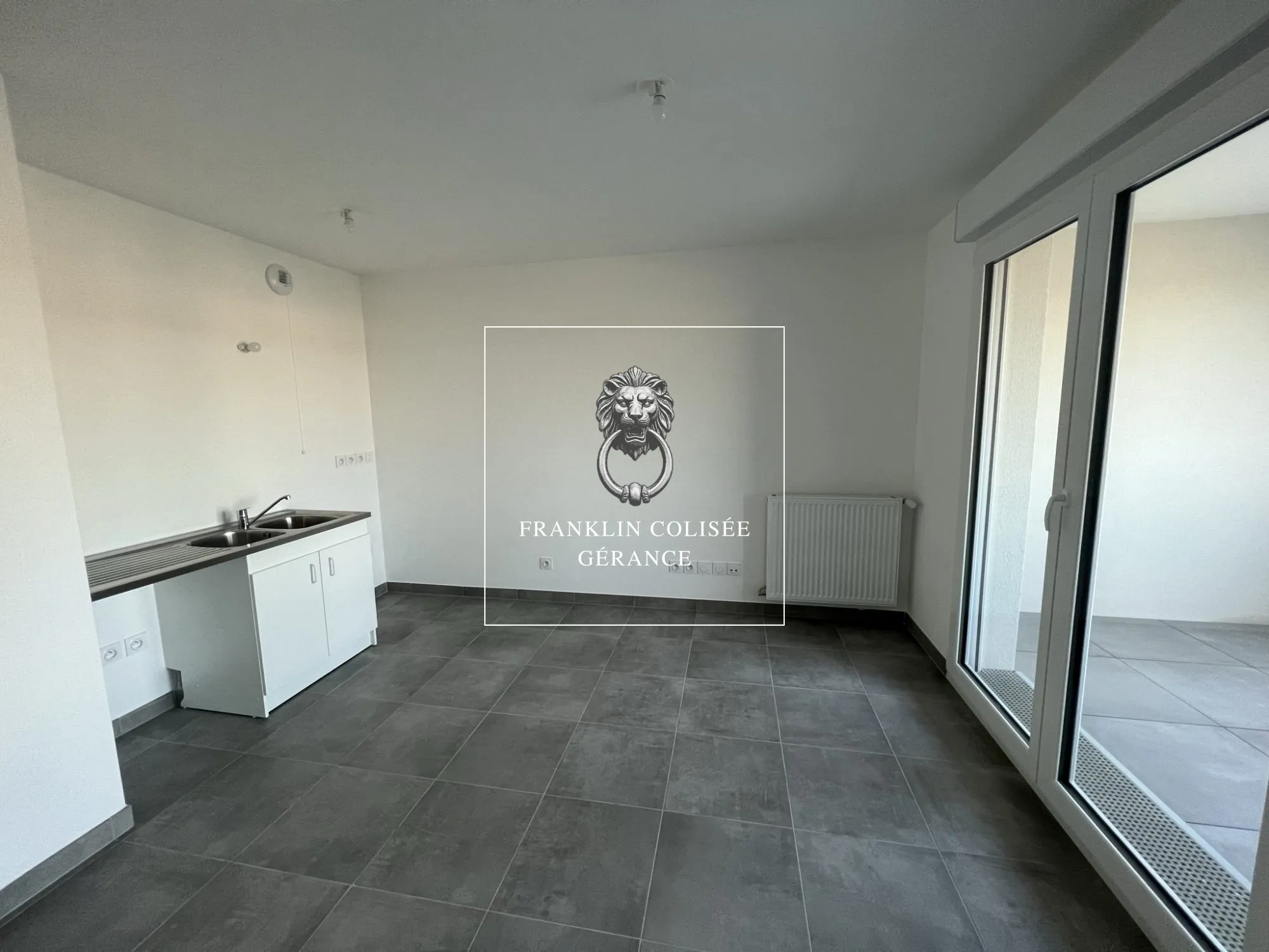 Studio loué avec loggia et parking à Athis-Mons 