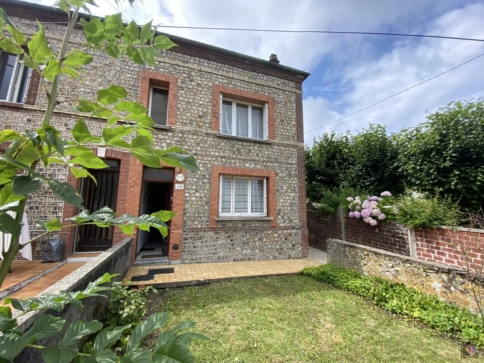 Maison mitoyenne avec jardin à Fécamp - 103,93 m² à rénover