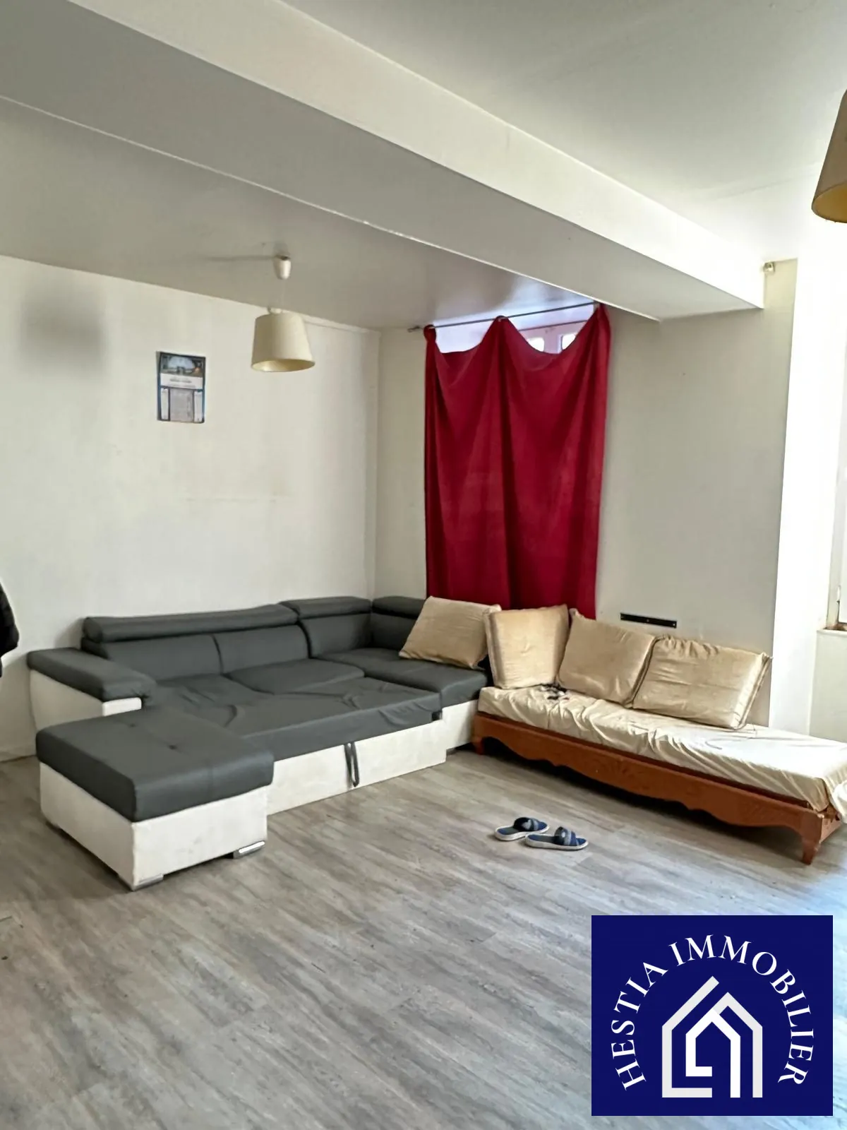 Immeuble à Montbard avec appartements et locaux commerciaux à vendre