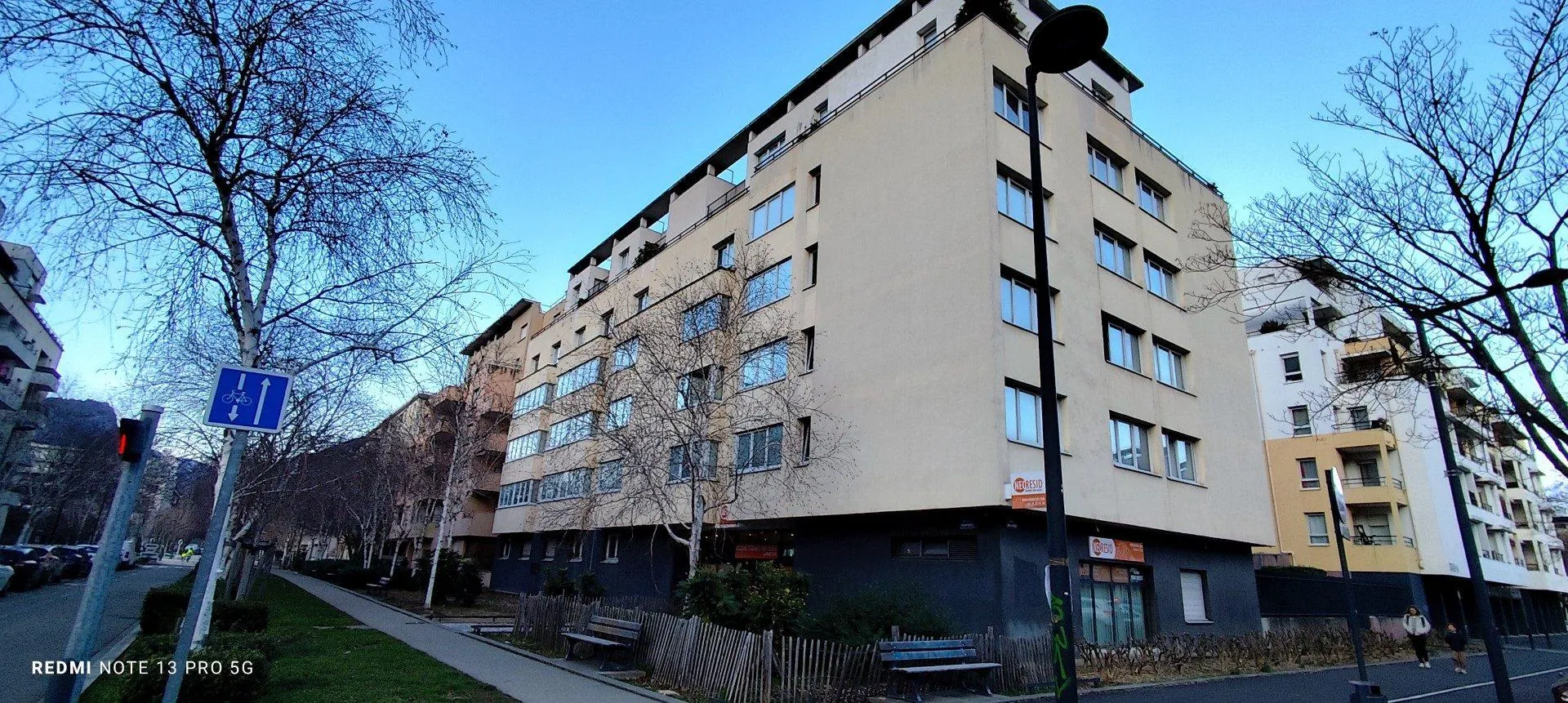 Studio meublé à Grenoble avec revenus locatifs sécurisés - Investissement rentable 