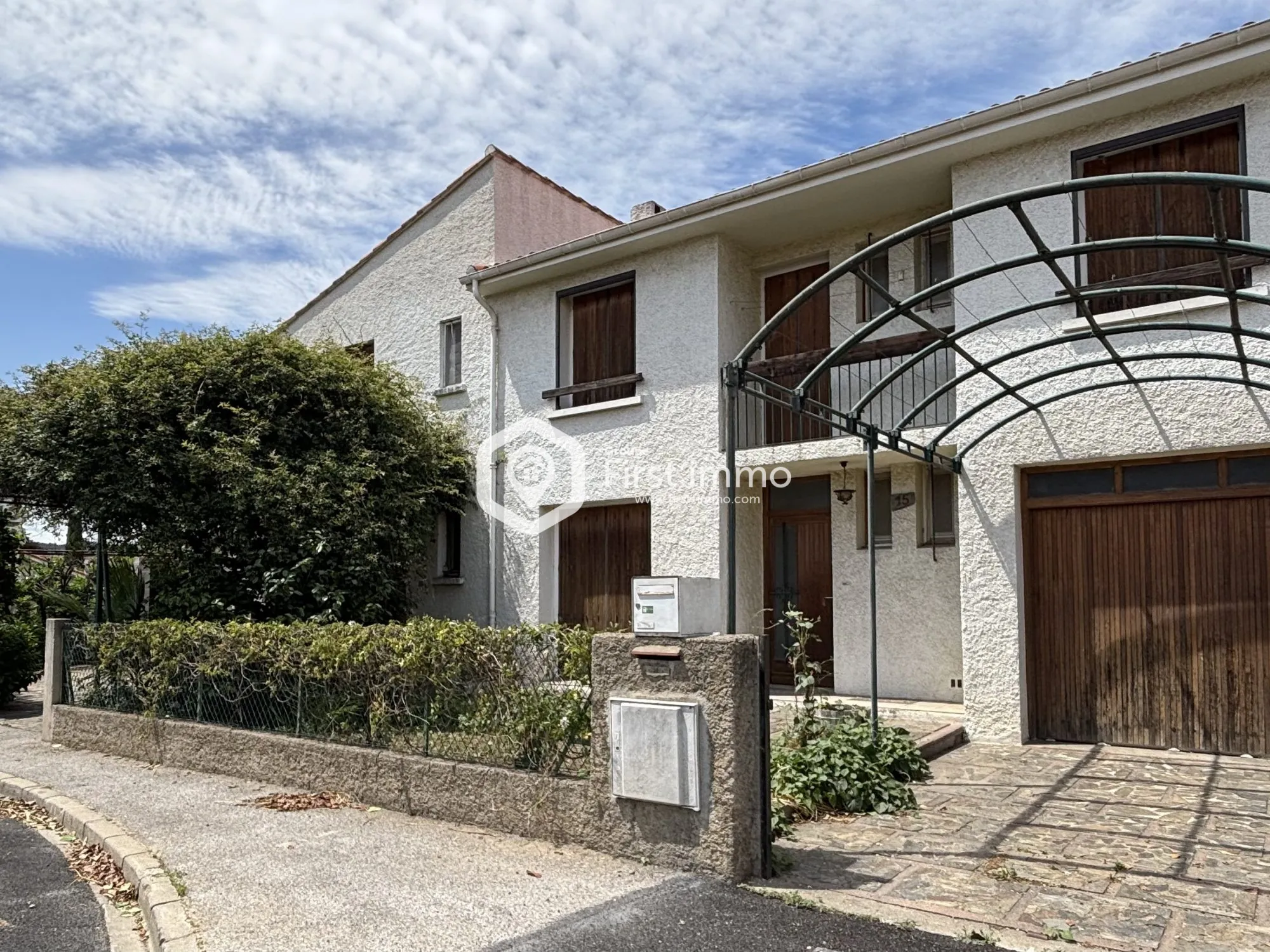 Villa à vendre à Ille-sur-Têt avec extension et potentiel de rénovation