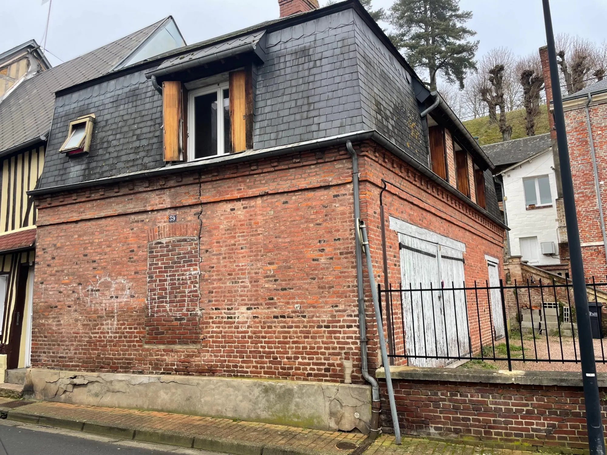 Maison à rénover au centre-ville de Bernay - 60 m² 