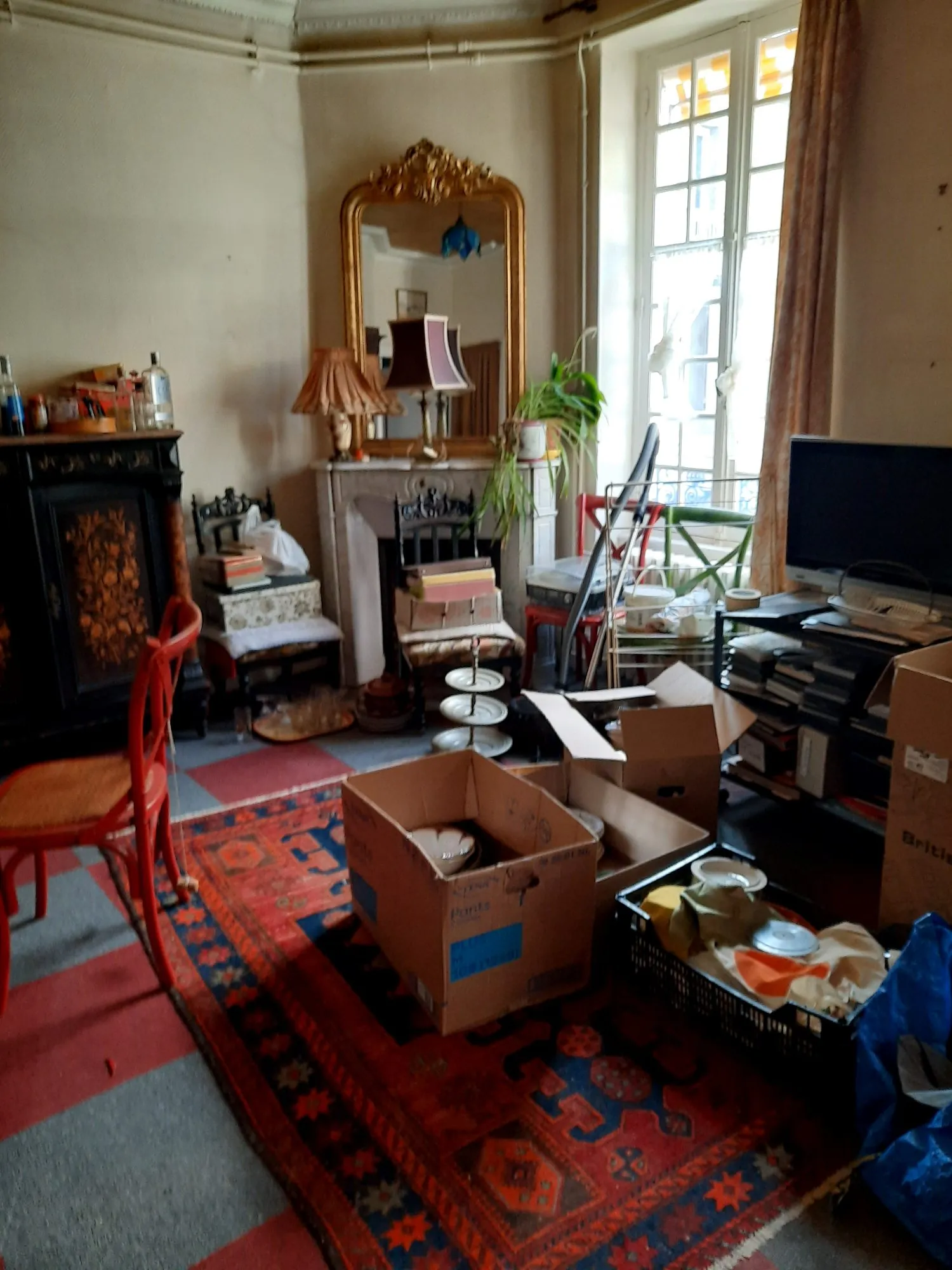 Duplex à Vichy centre 115m² avec garage et cave, à rénover