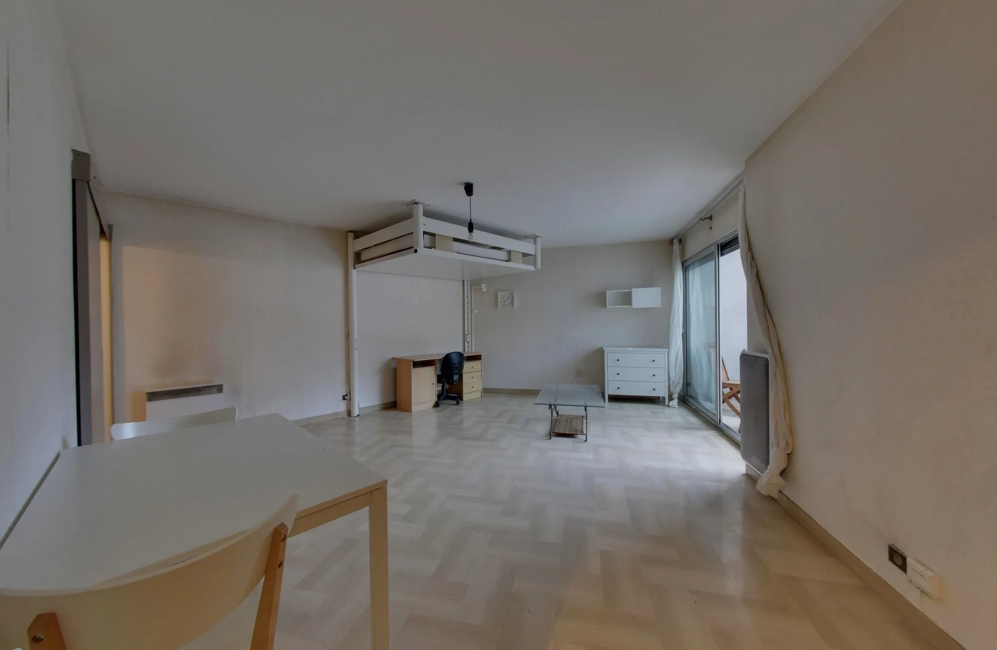 Charmant T1 avec terrasse et parking à Grenoble