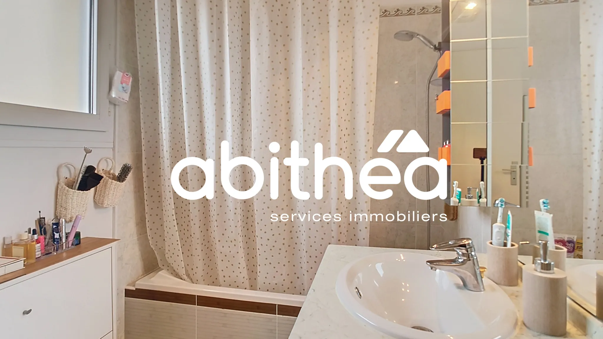 Charmante maison 5 pièces avec jardin et parking à Sainte-Savine 