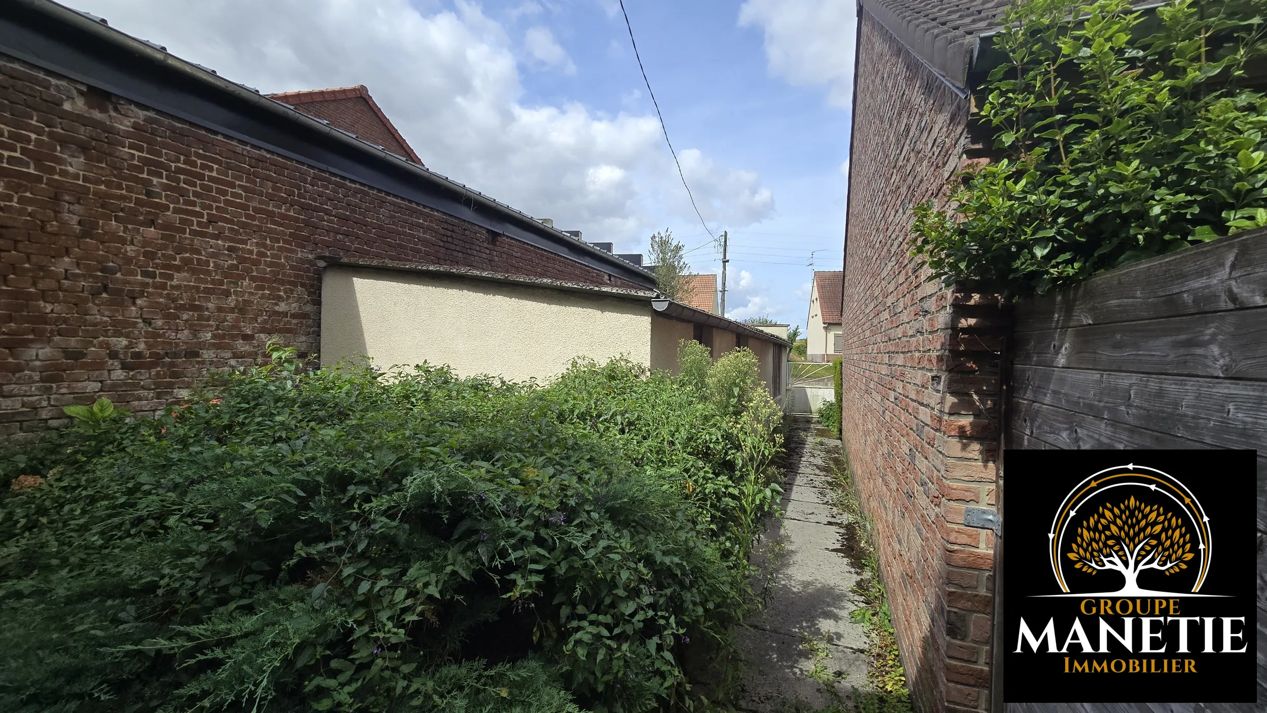 Maison ancienne à rénover avec fort potentiel à BIACHE-SAINT-VAAST 