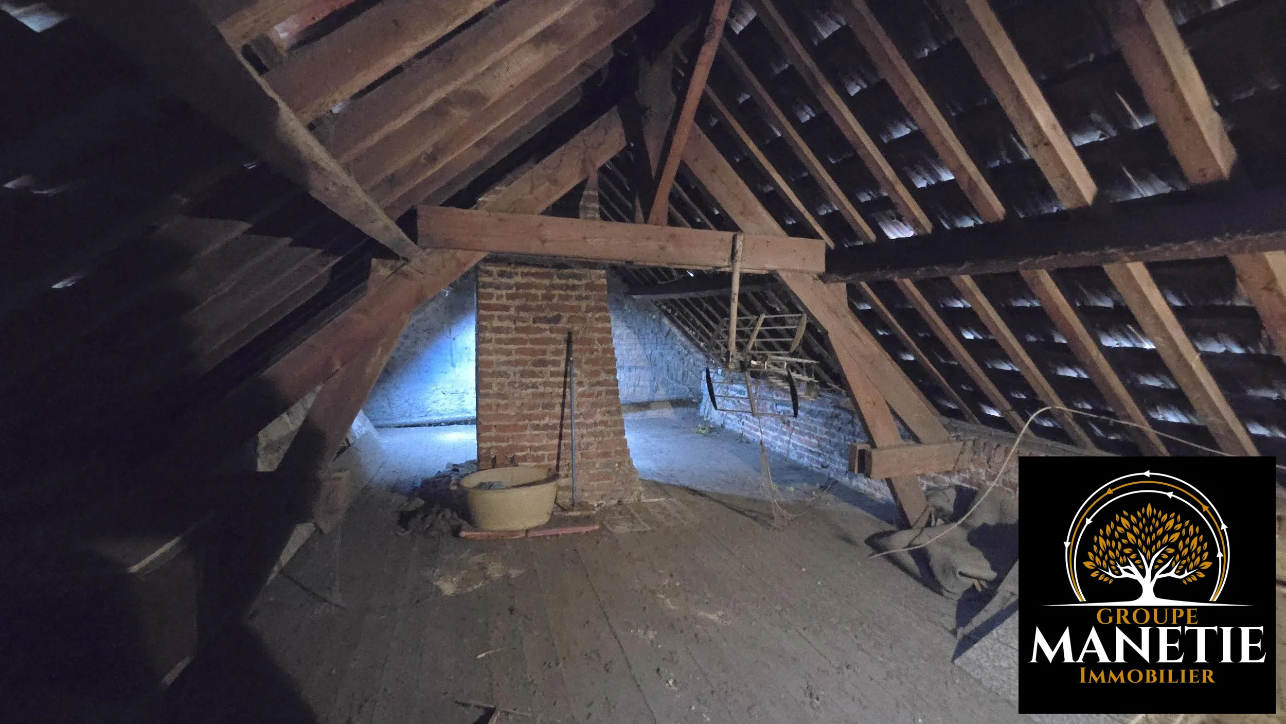 Maison ancienne à rénover avec fort potentiel à BIACHE-SAINT-VAAST 