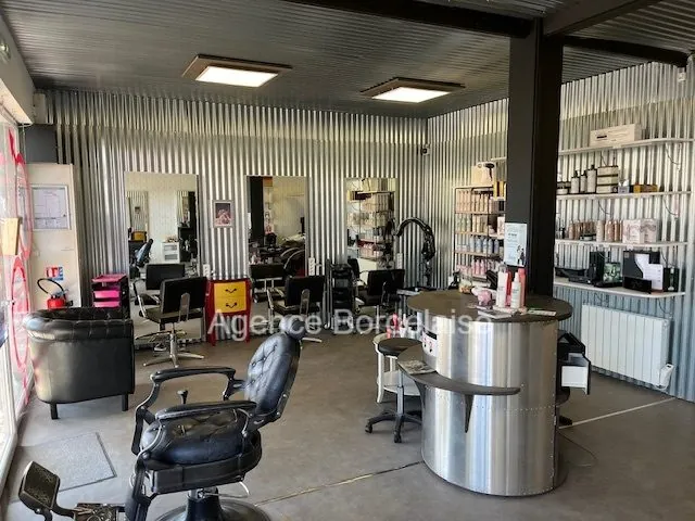 Fonds de commerce salon de coiffure à La Brède - 50m² à reprendre