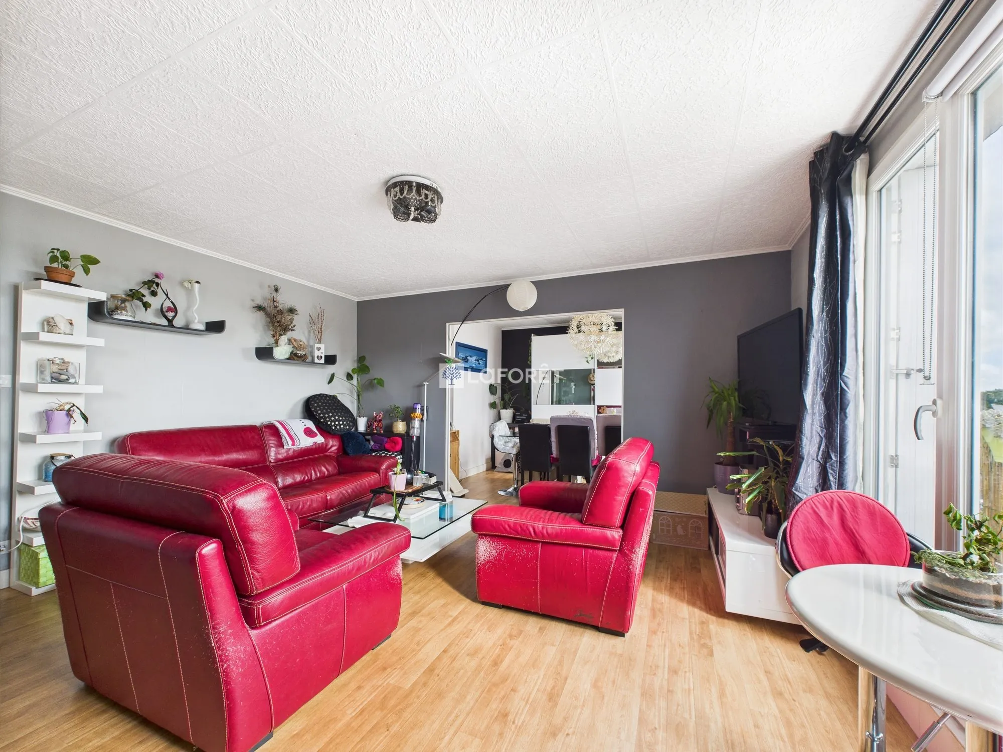 Appartement T3 en dernier étage avec balcon et cave à Quimper 