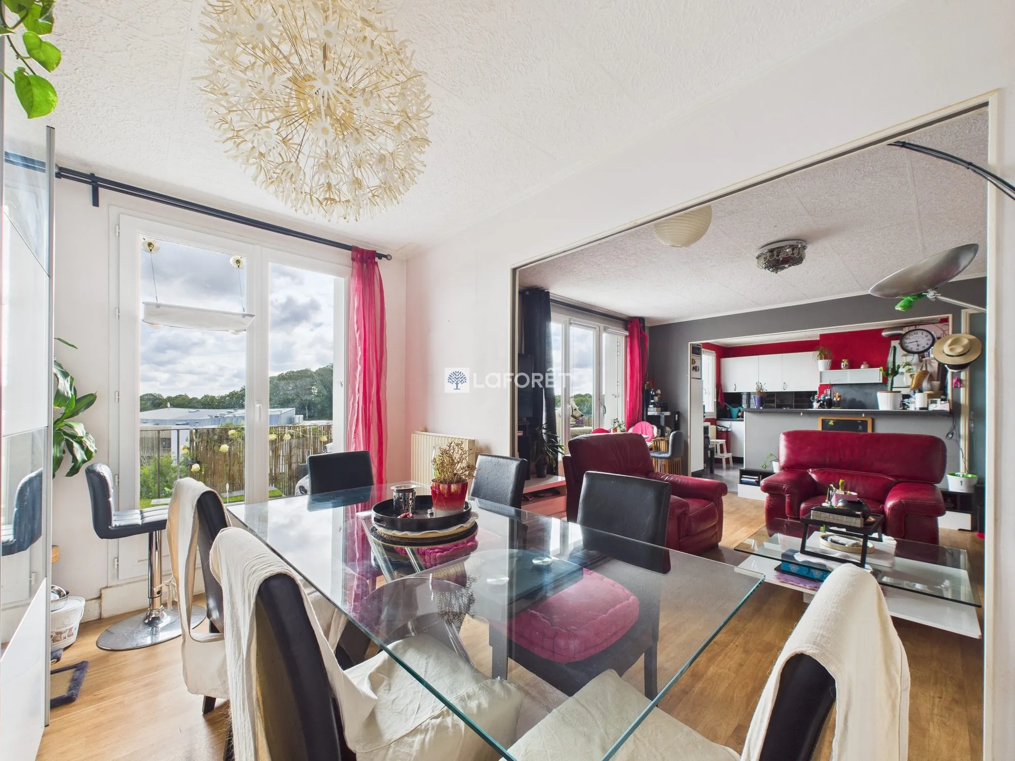 Appartement T3 en dernier étage avec balcon et cave à Quimper 