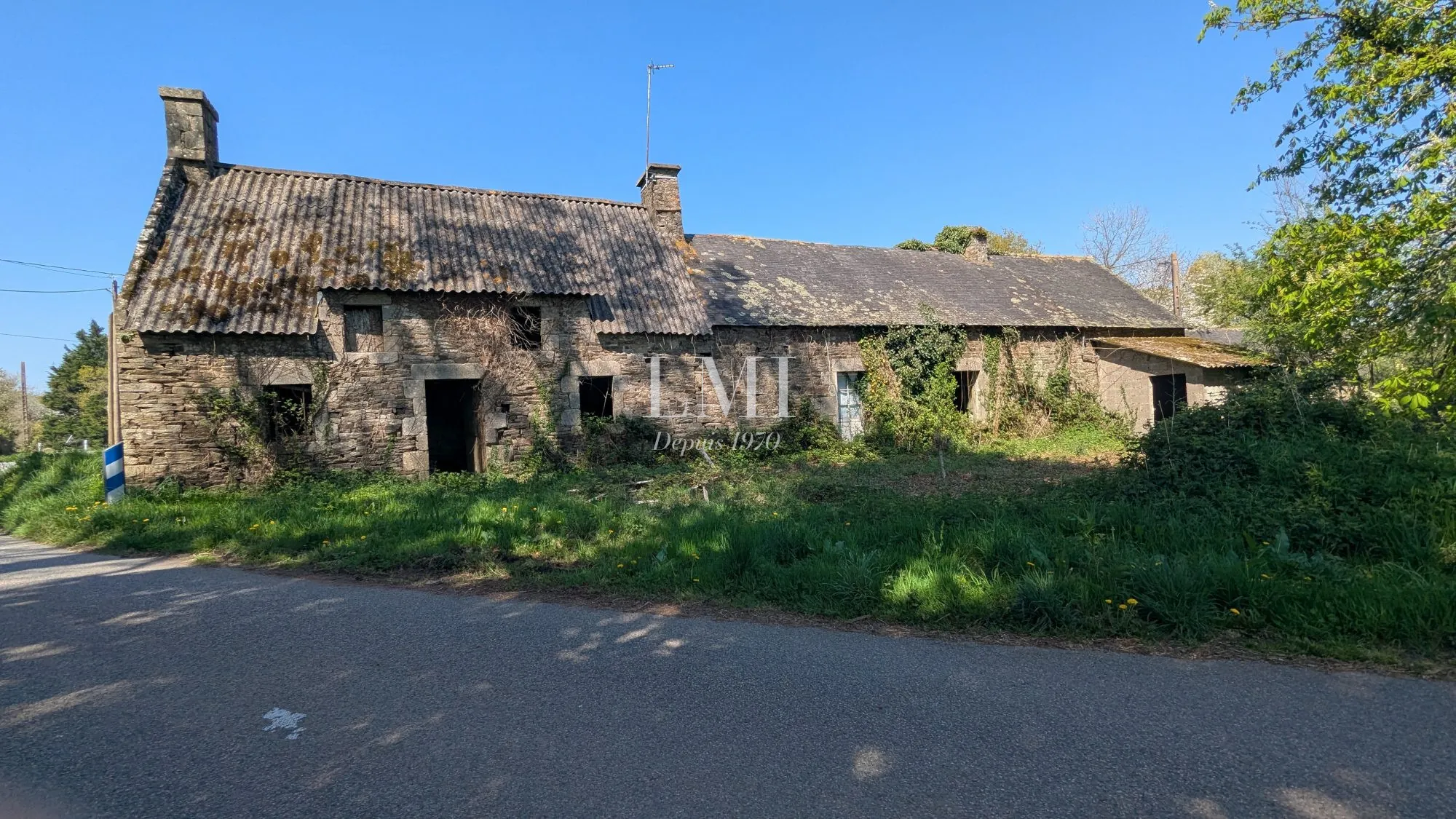 Corps de ferme à rénover à Inzinzac-Lochrist, proche Lorient, sur terrain de 2270 m²