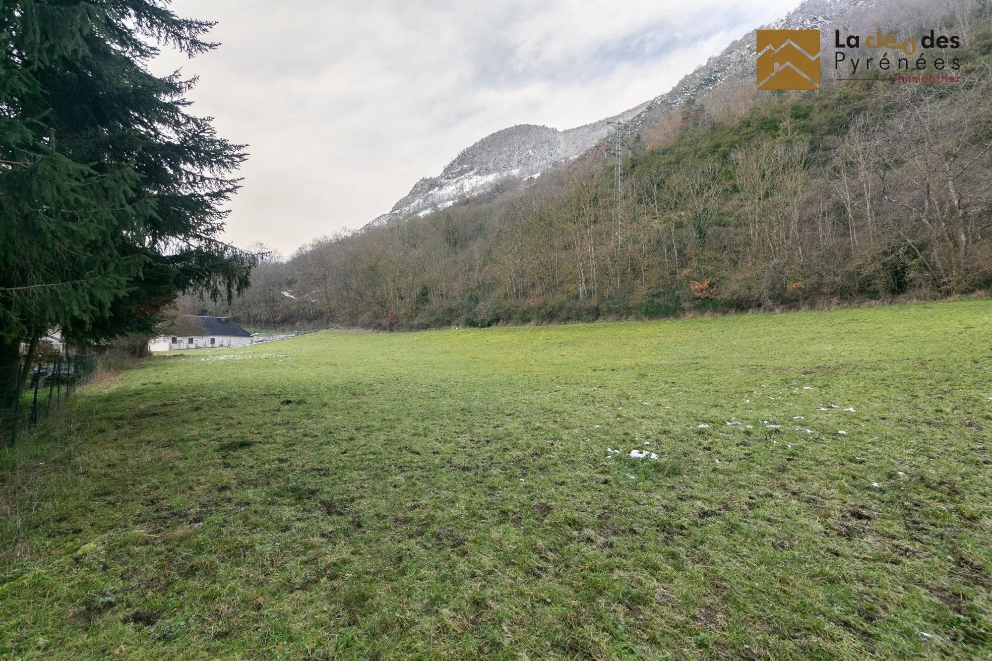 Terrain constructible de 1001 m² à Vielle-Aure avec vue exceptionnelle 