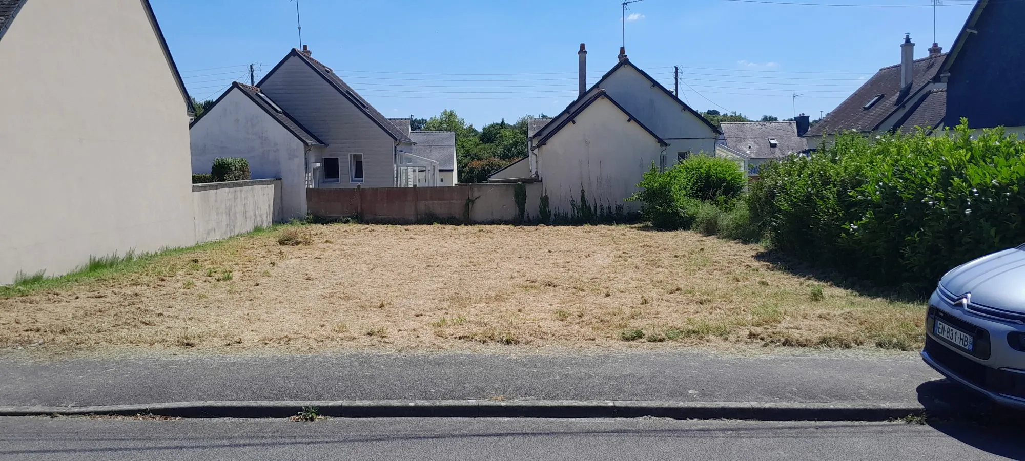 Terrain constructible de 286 m² à Carhaix-Plouguer avec commodités à proximité